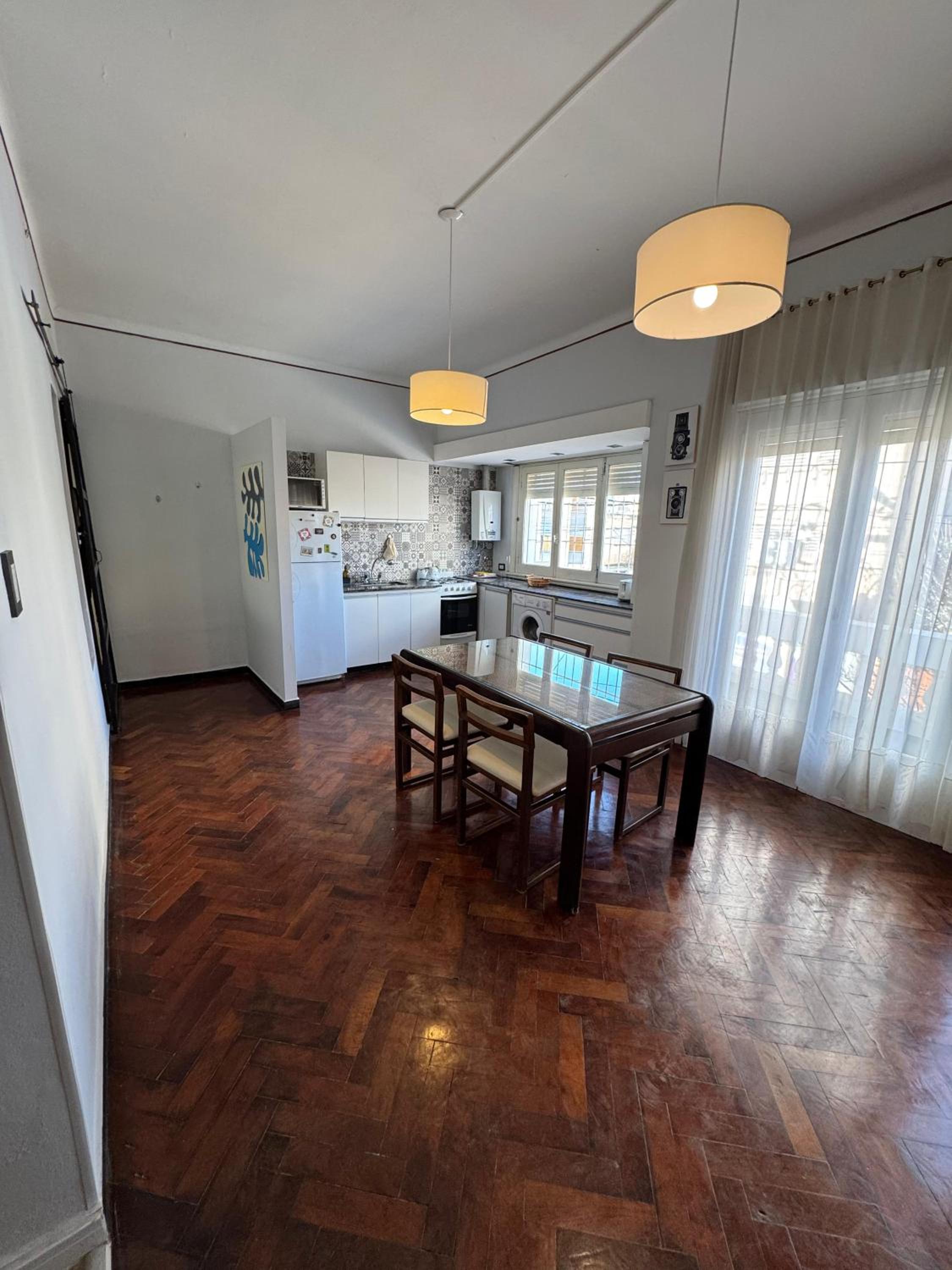 Casa amplia en planta alta