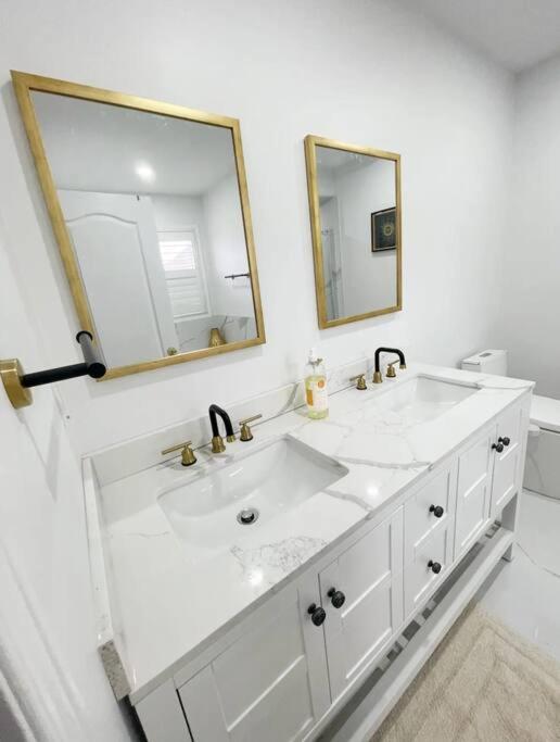 Elegant & Luxurious 3 Bedroom Home