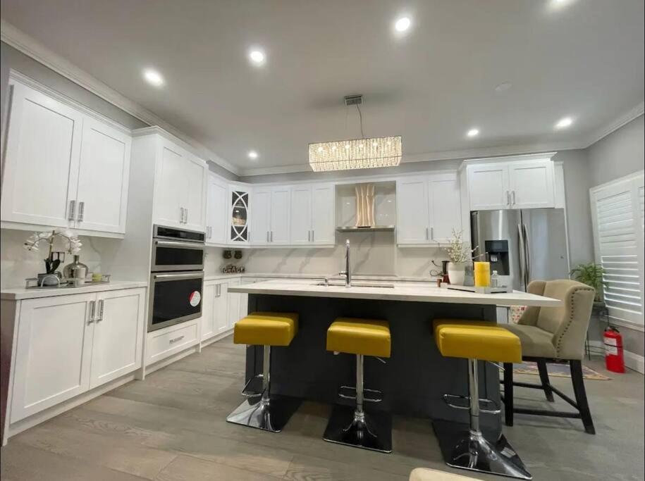 Elegant & Luxurious 3 Bedroom Home