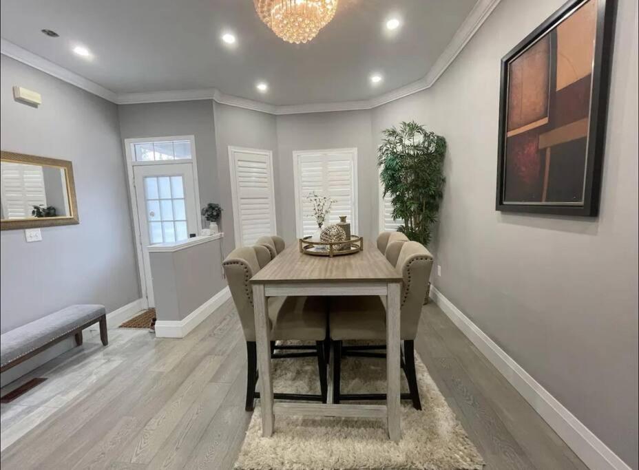 Elegant & Luxurious 3 Bedroom Home