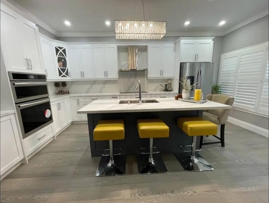 Elegant & Luxurious 3 Bedroom Home