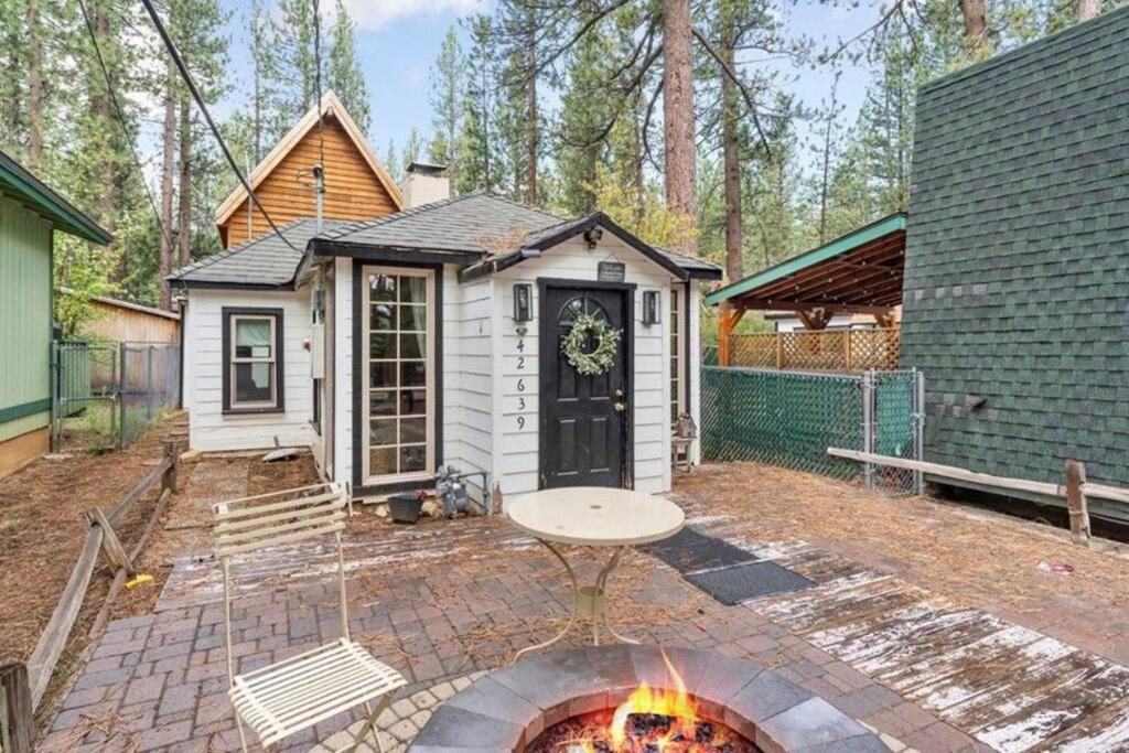 Twin Pines Hideaway BBQ, Fire-pit, Location! view 3