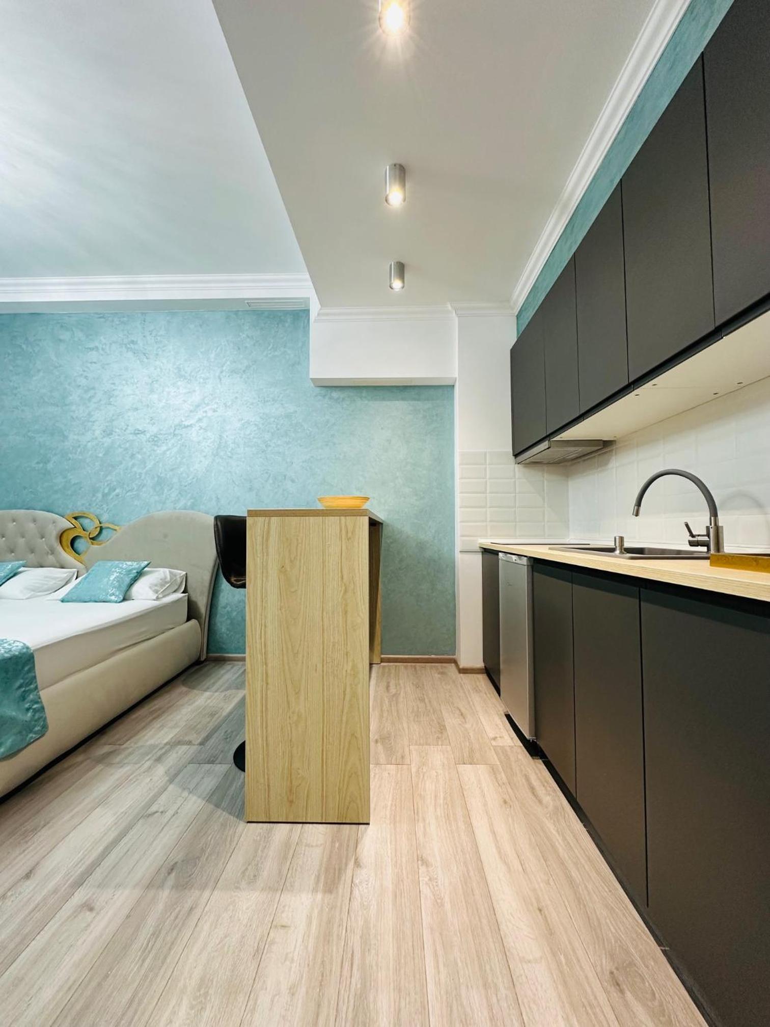 EER Beach Studios Mamaia
