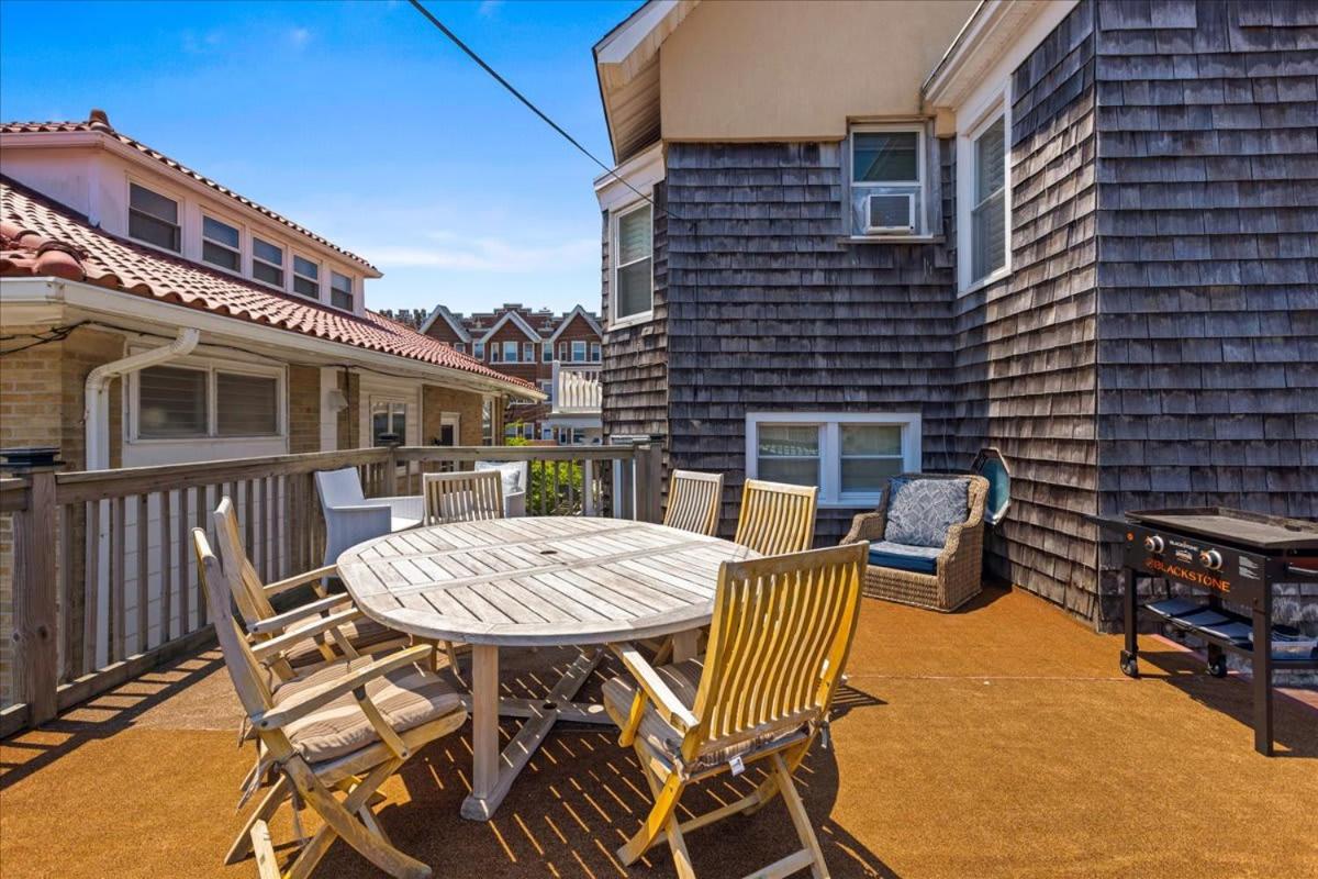6 BR Ventnor Estate Steps Away from the Beach view 2