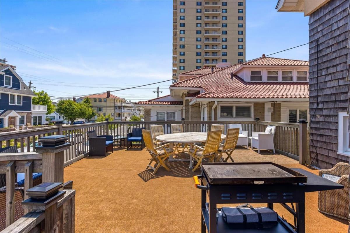 6 BR Ventnor Estate Steps Away from the Beach view 3