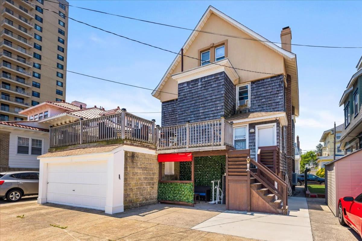 6 BR Ventnor Estate Steps Away from the Beach view 4