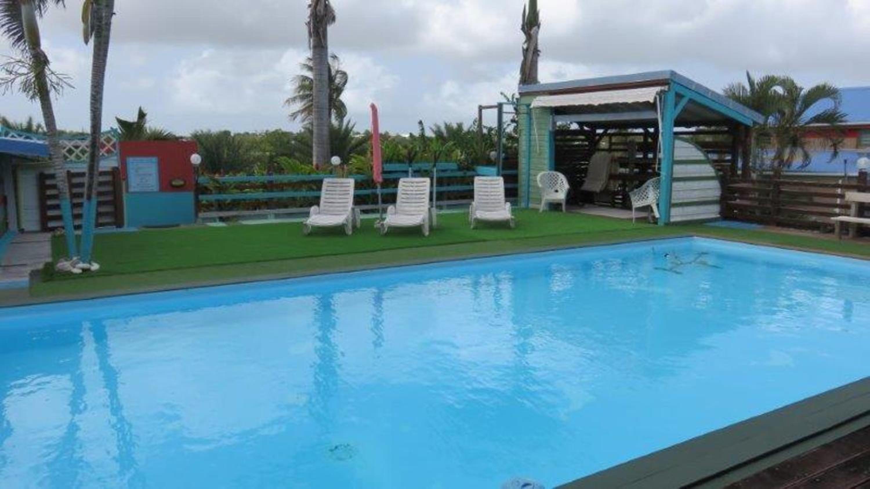 Maison charmante à Sainte Anne avec piscine partagée view 3