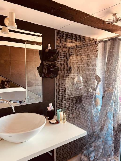LUXE LOFT 3BR by Irundo view 2
