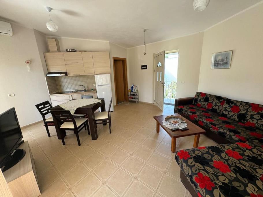 Beach apartment Kompleksi Lura 1