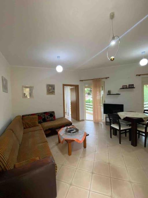 Beach apartment Kompleksi Lura 1