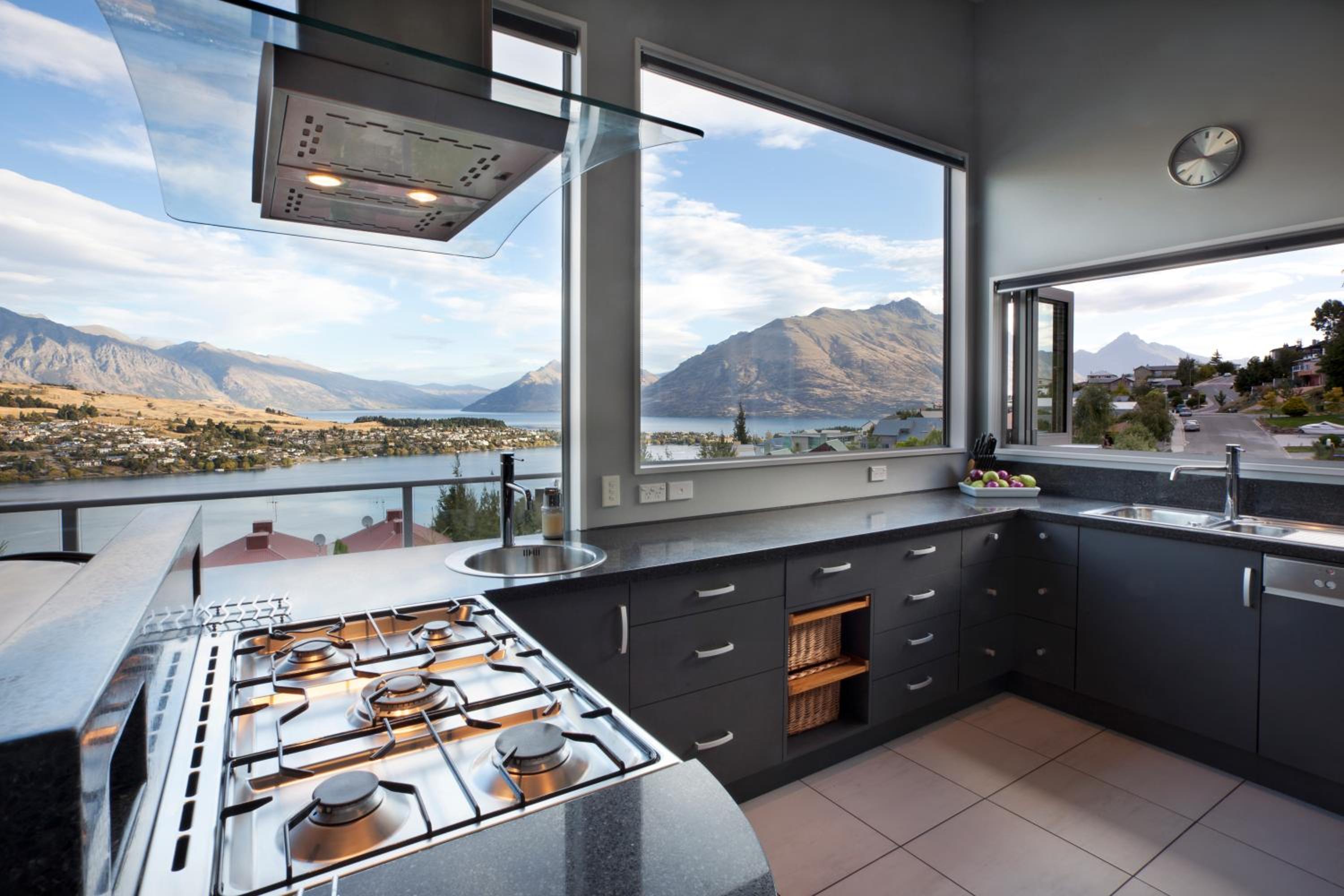 Highview Terrace by Amazing Accom view 2