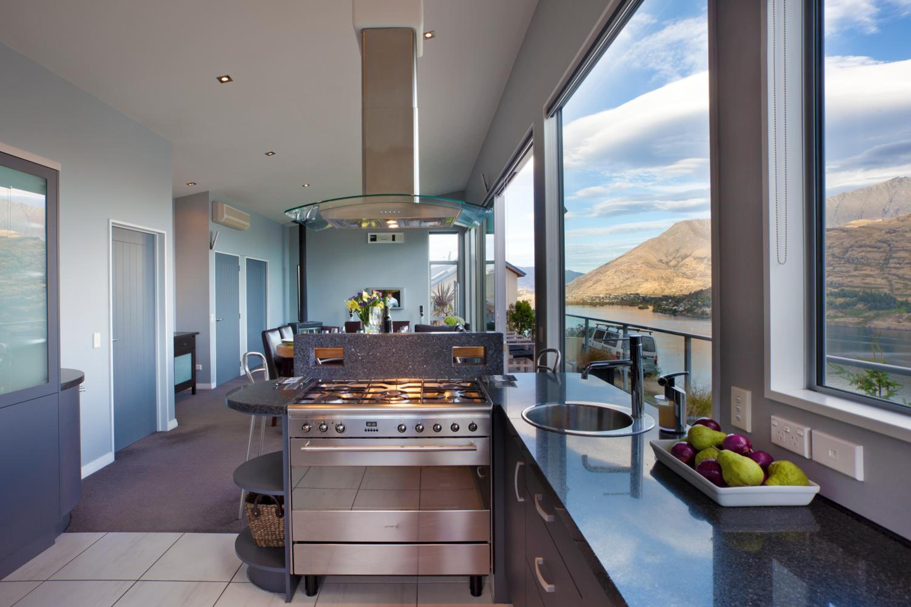 Highview Terrace by Amazing Accom view 4