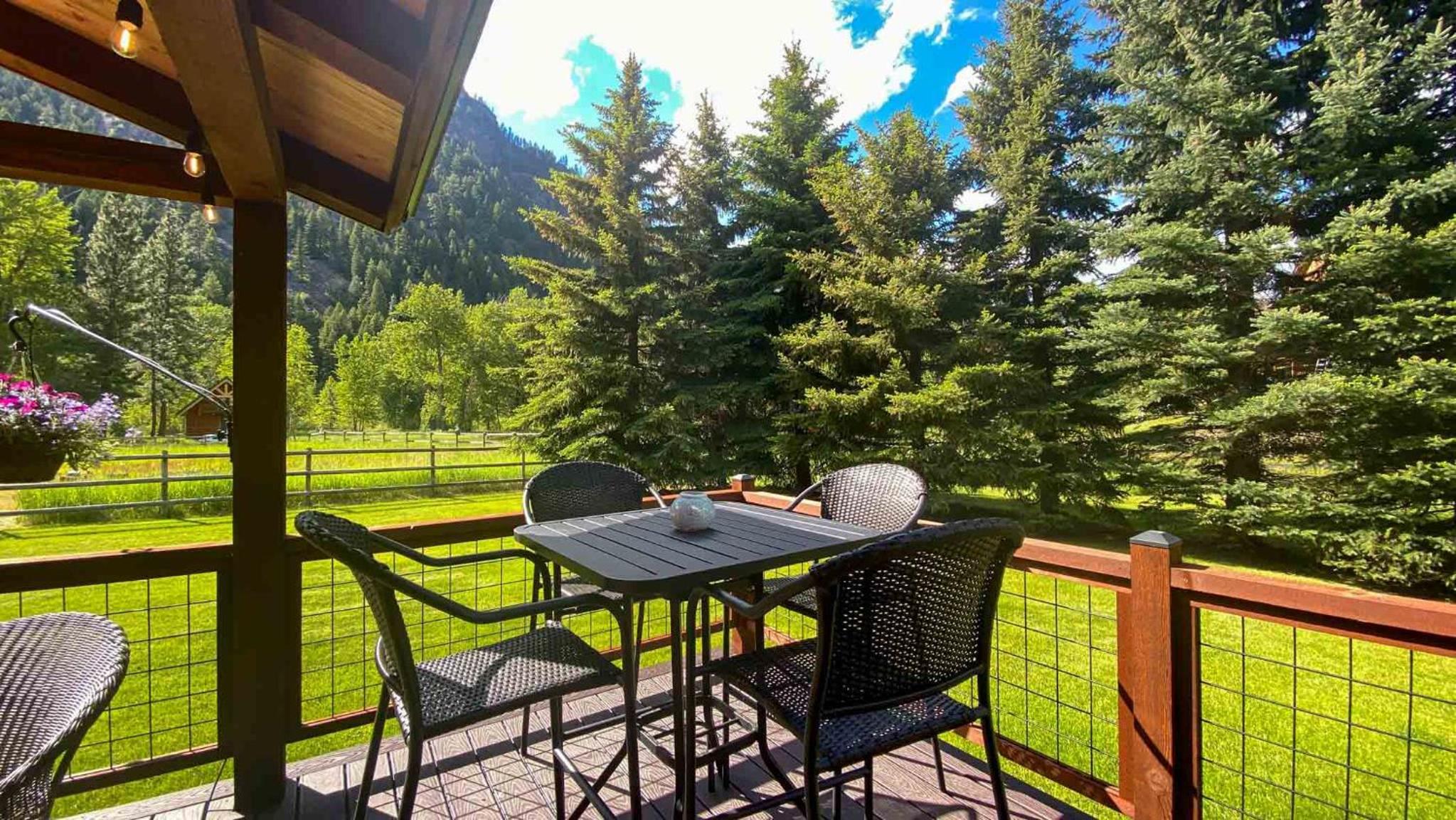 Montana Rock Creek Cabin