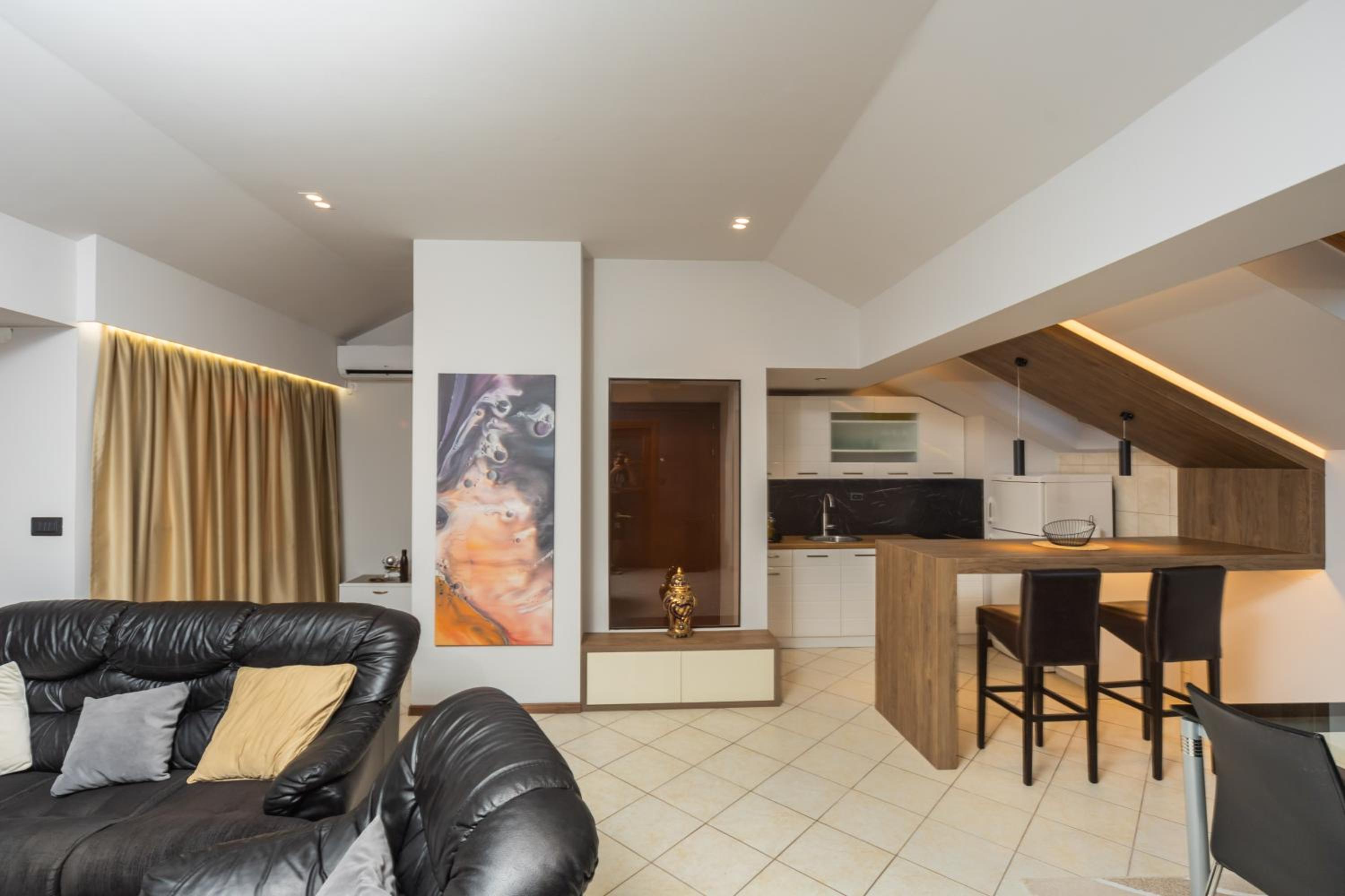 Luigi Apartment