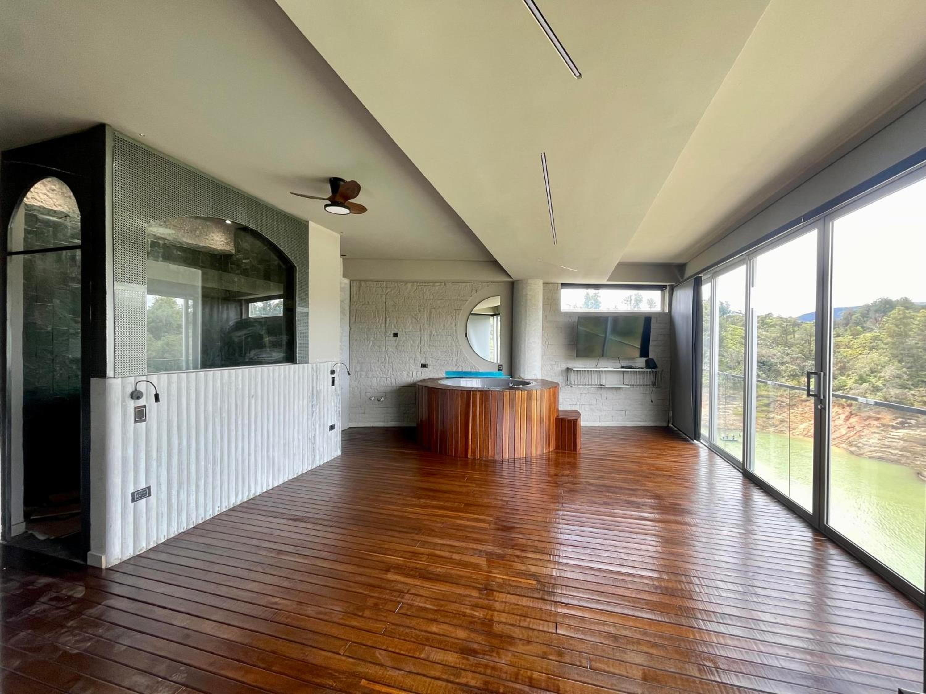 EleMYNT LifeStyle Hotel