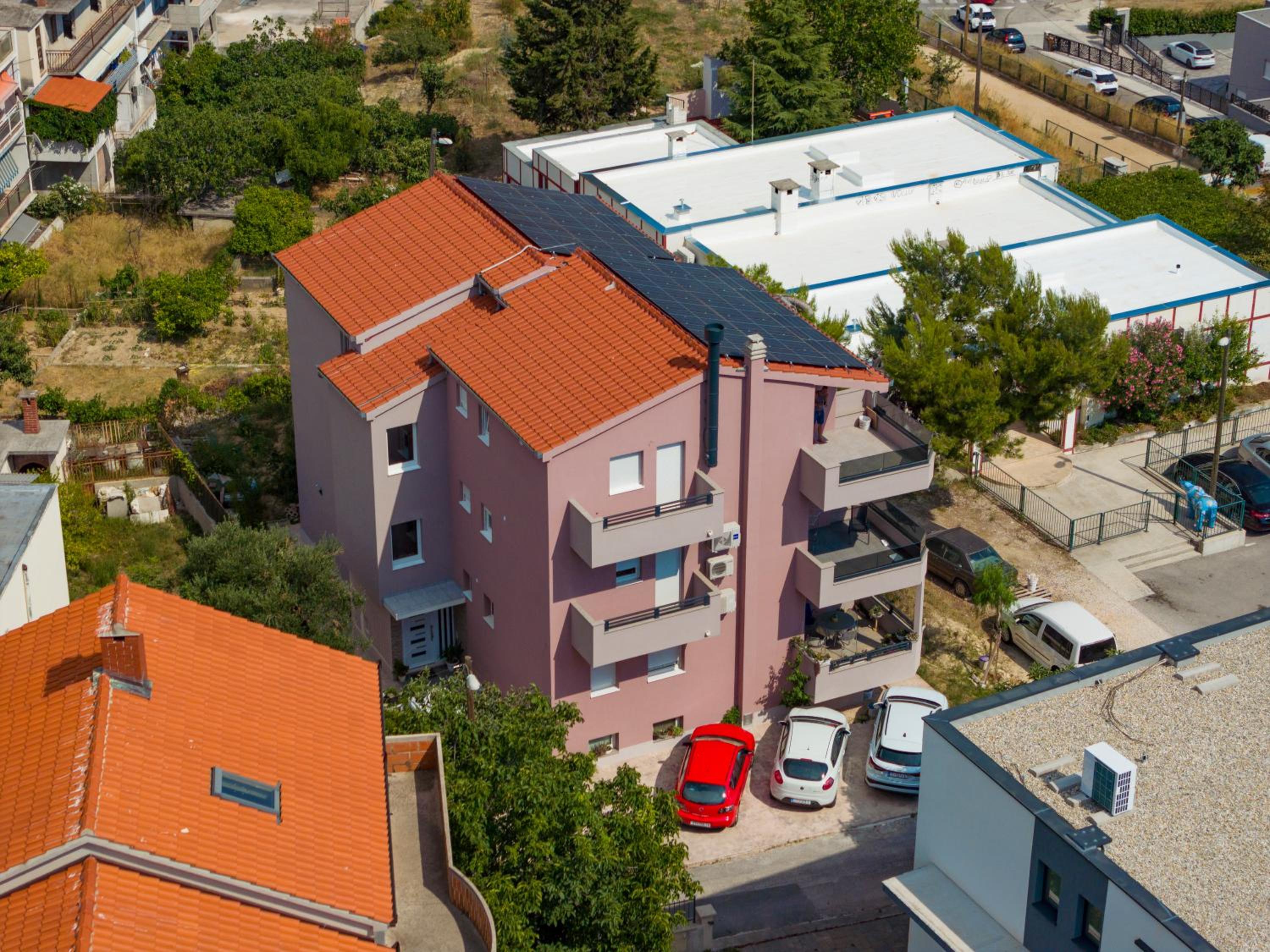 Pinia Apartment Split view 3