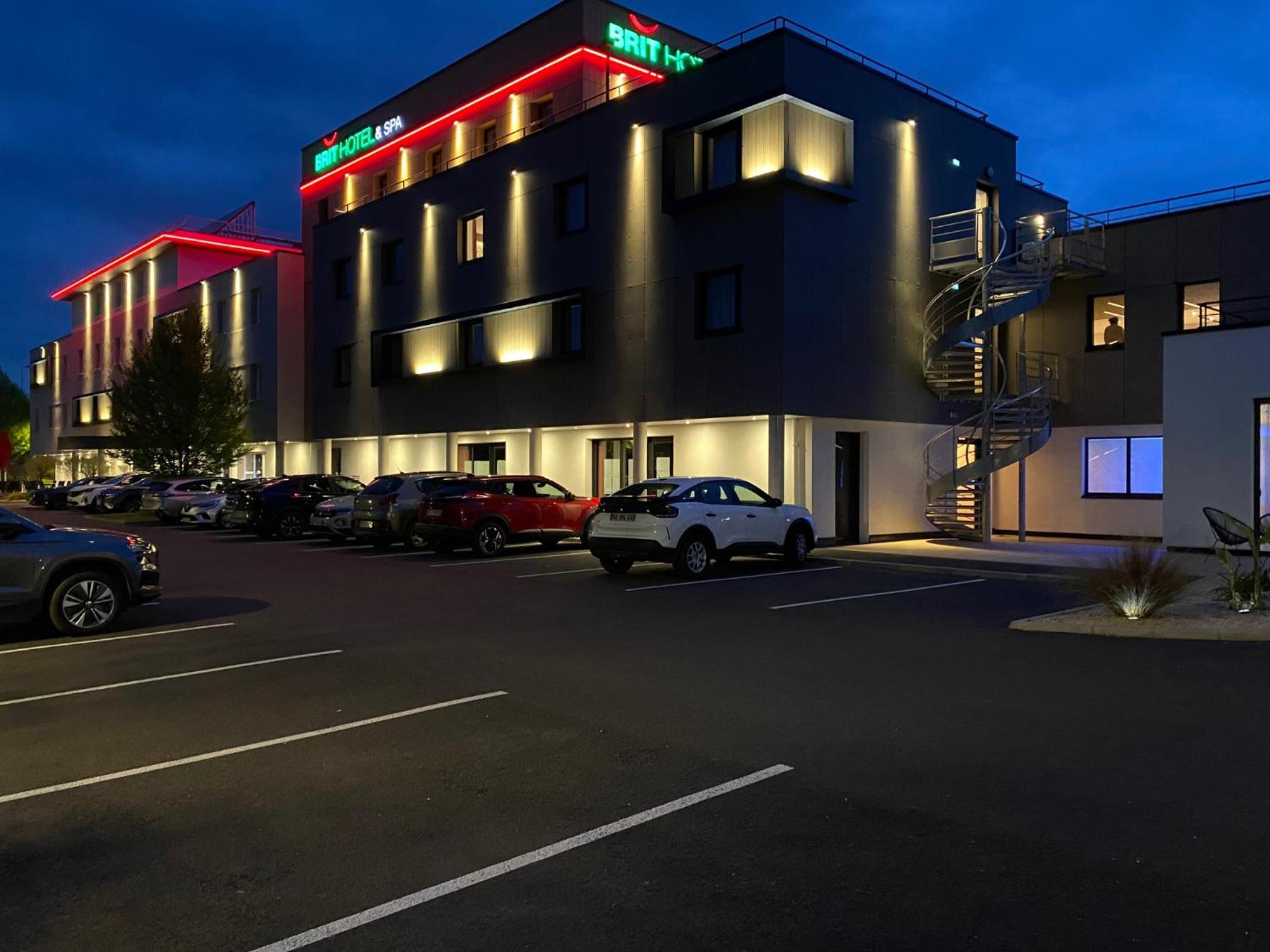 Hotel Brit Hotel Piscine & Spa - Fougères