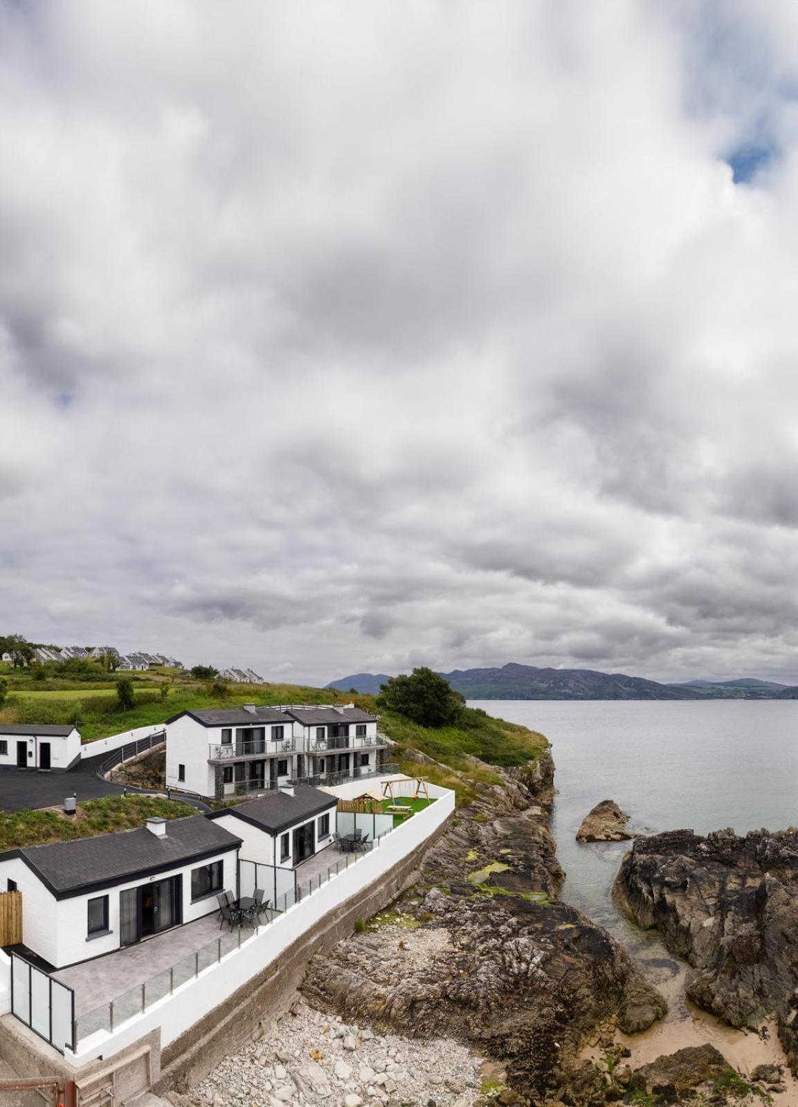 Pierside Apartments Deluxe Accommodation view 3