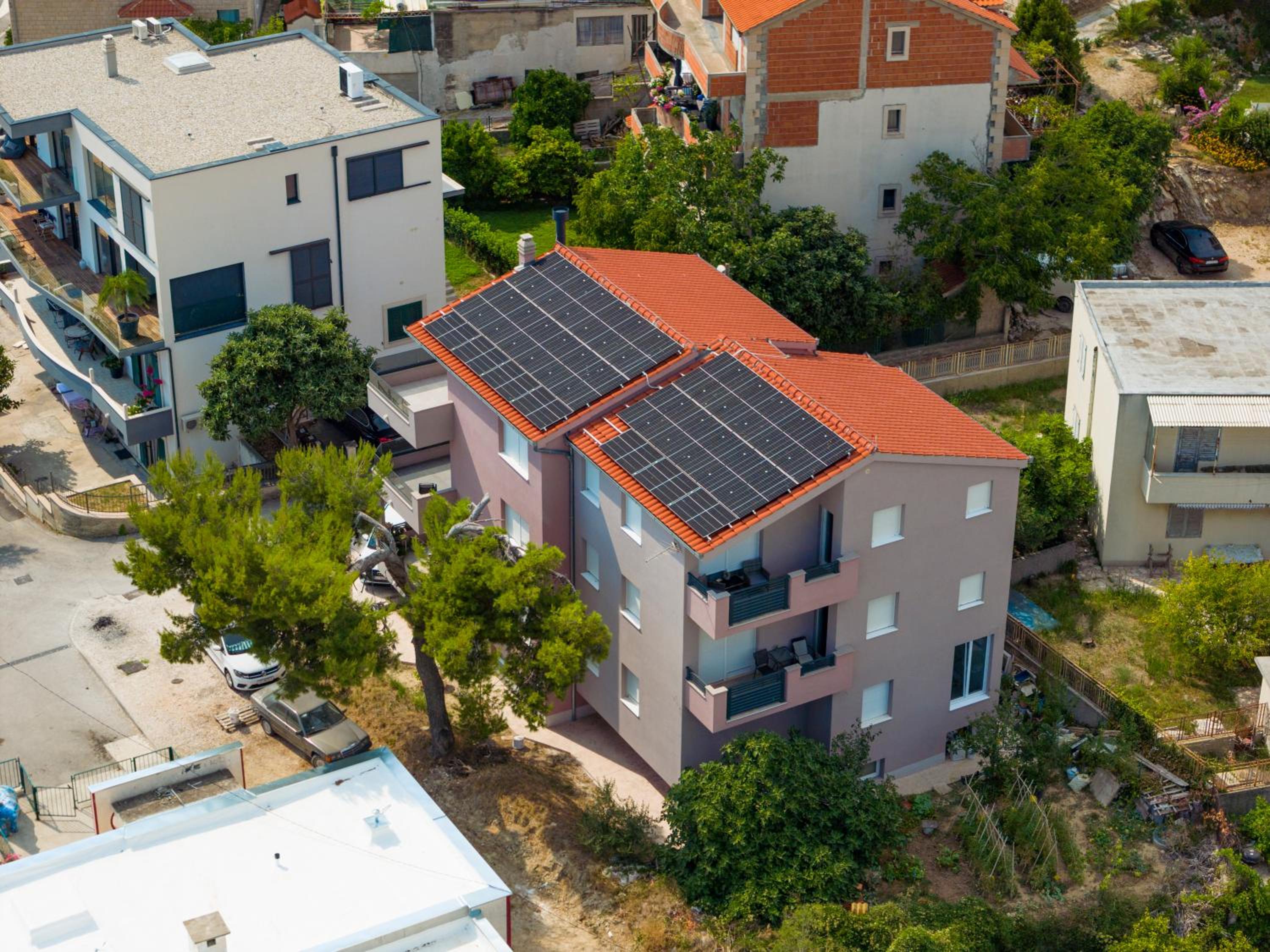 Pinia Apartment Split view 4