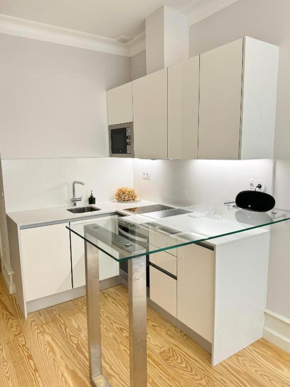 Quarto Com Banheiro privativo na Baixa view 2