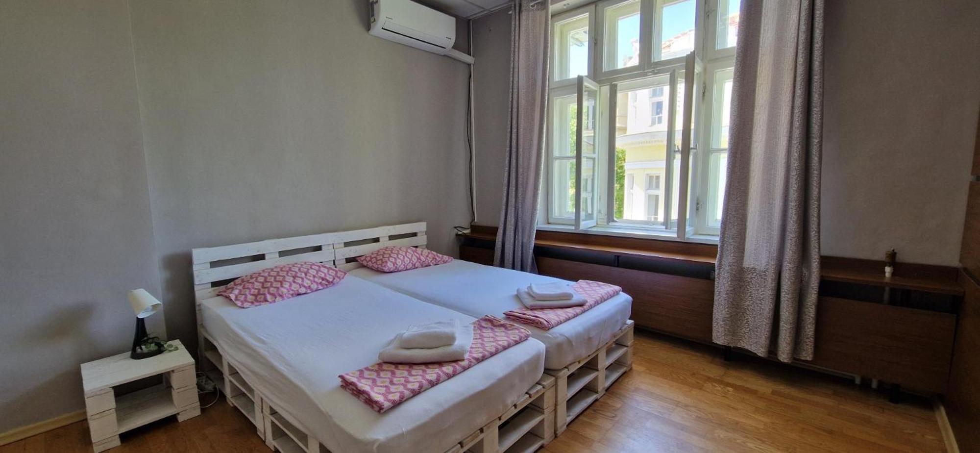 Lambo's Corner Varna - Guest Rooms