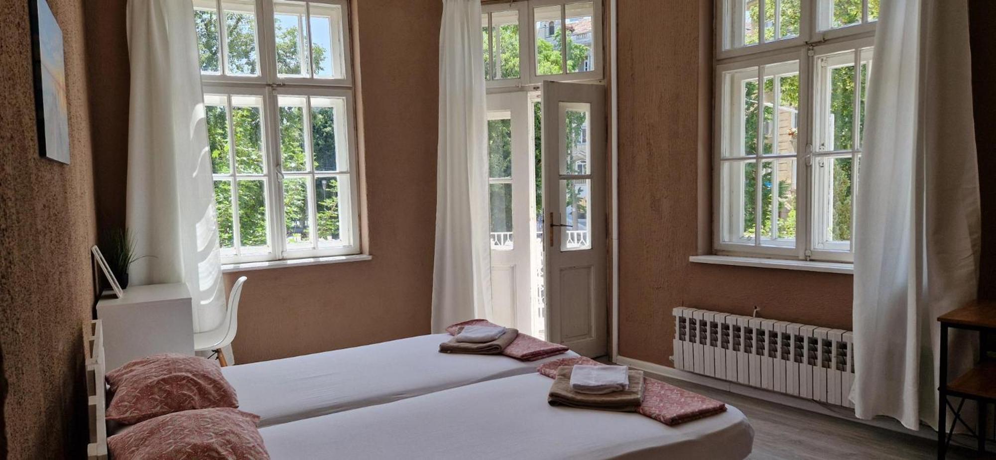 Lambo's Corner Varna - Guest Rooms