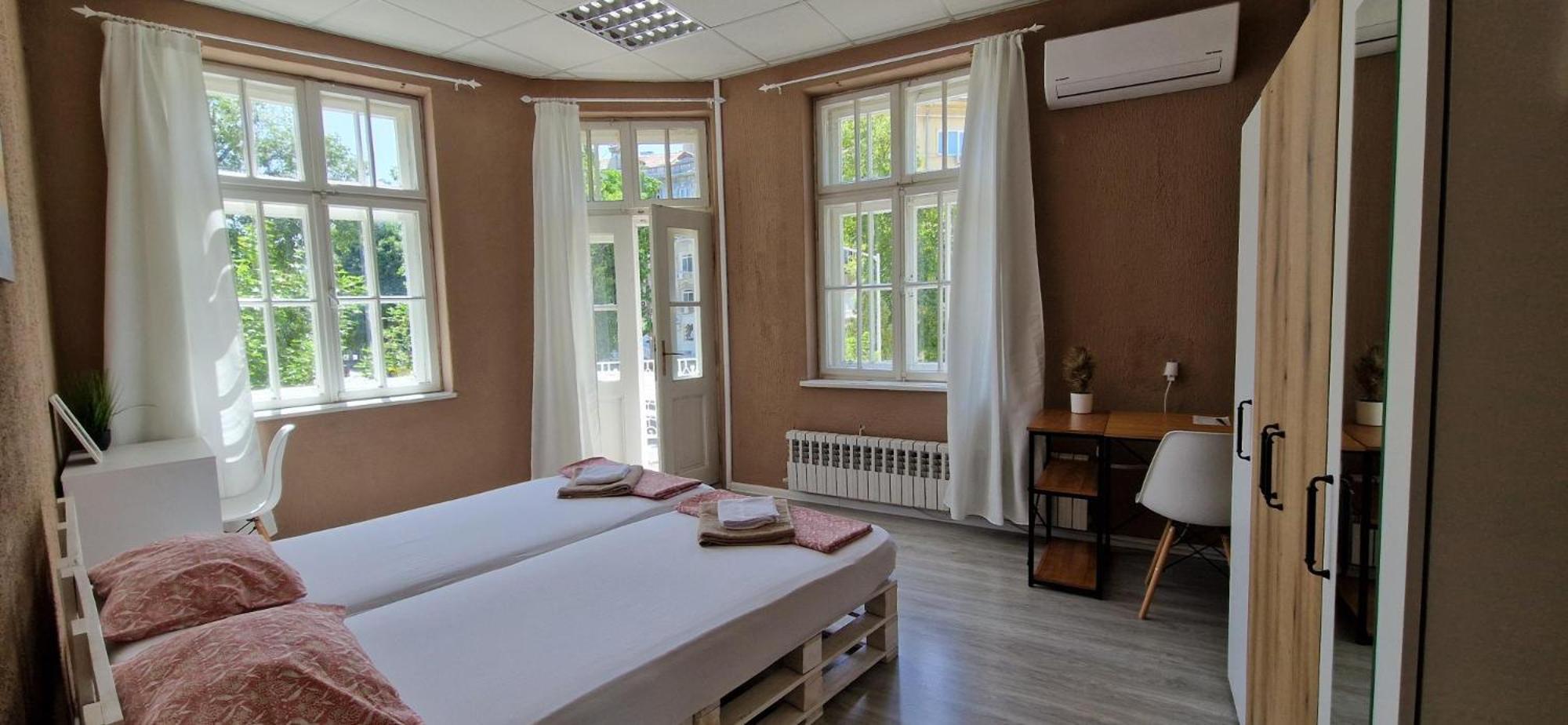 Lambo's Corner Varna - Guest Rooms