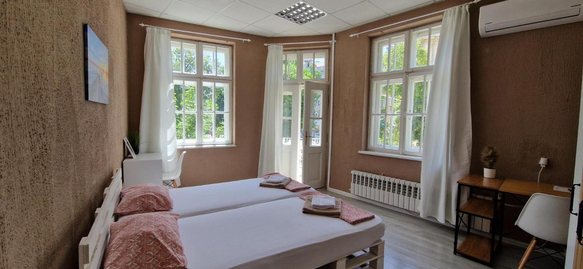 Lambo's Corner Varna - Guest Rooms