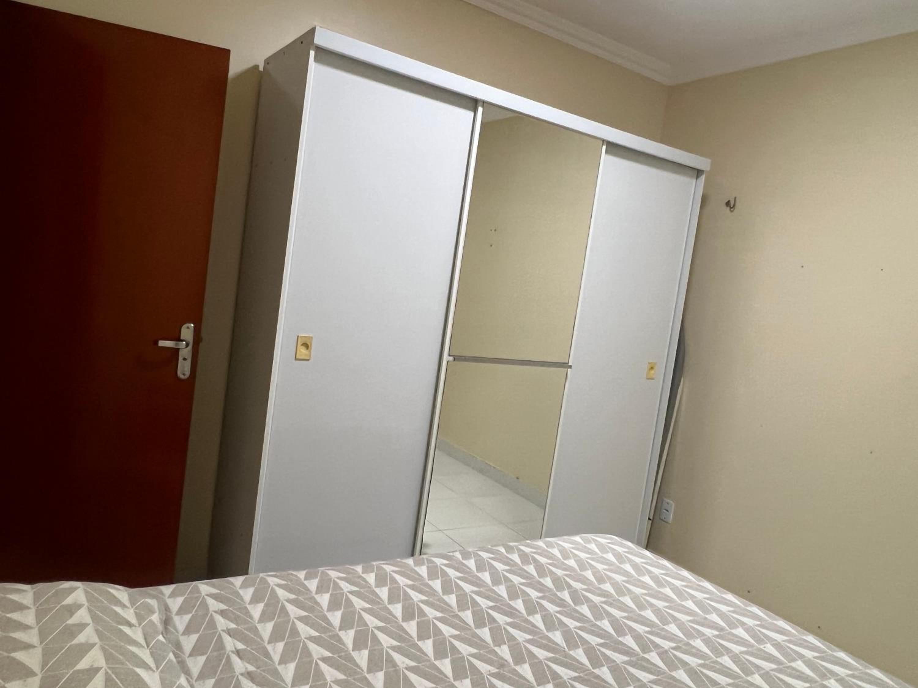 Apartamento em Belém do Pará-Próximo Mangueirão-Hangar-Parque shopping e Grão Pará-Aeroporto-Portaria 24h-Garagem-2 Andar escadas