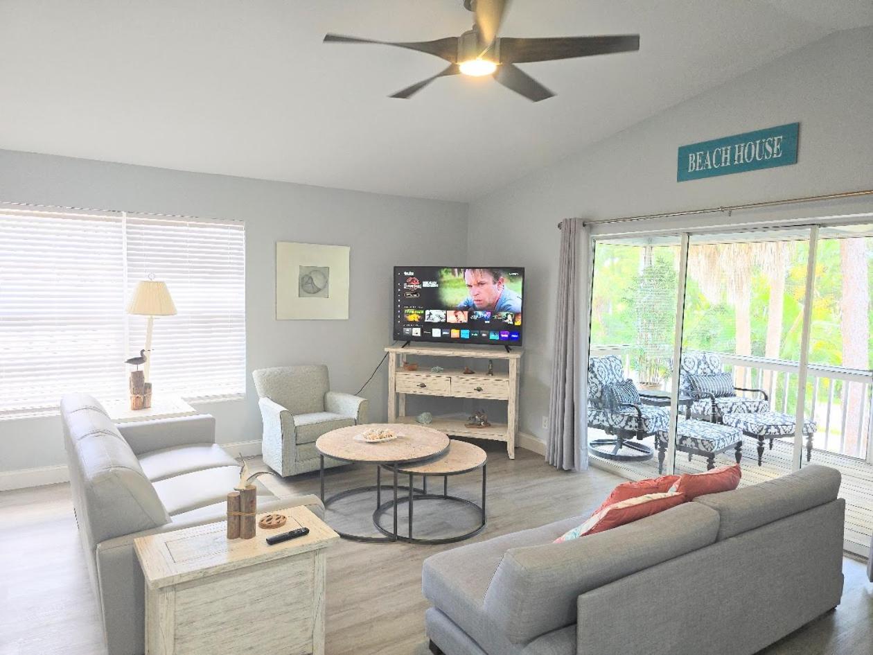 Redfish - Updated & Roomy 1.5 Mi to Beach Full Kitchen W&D view 2