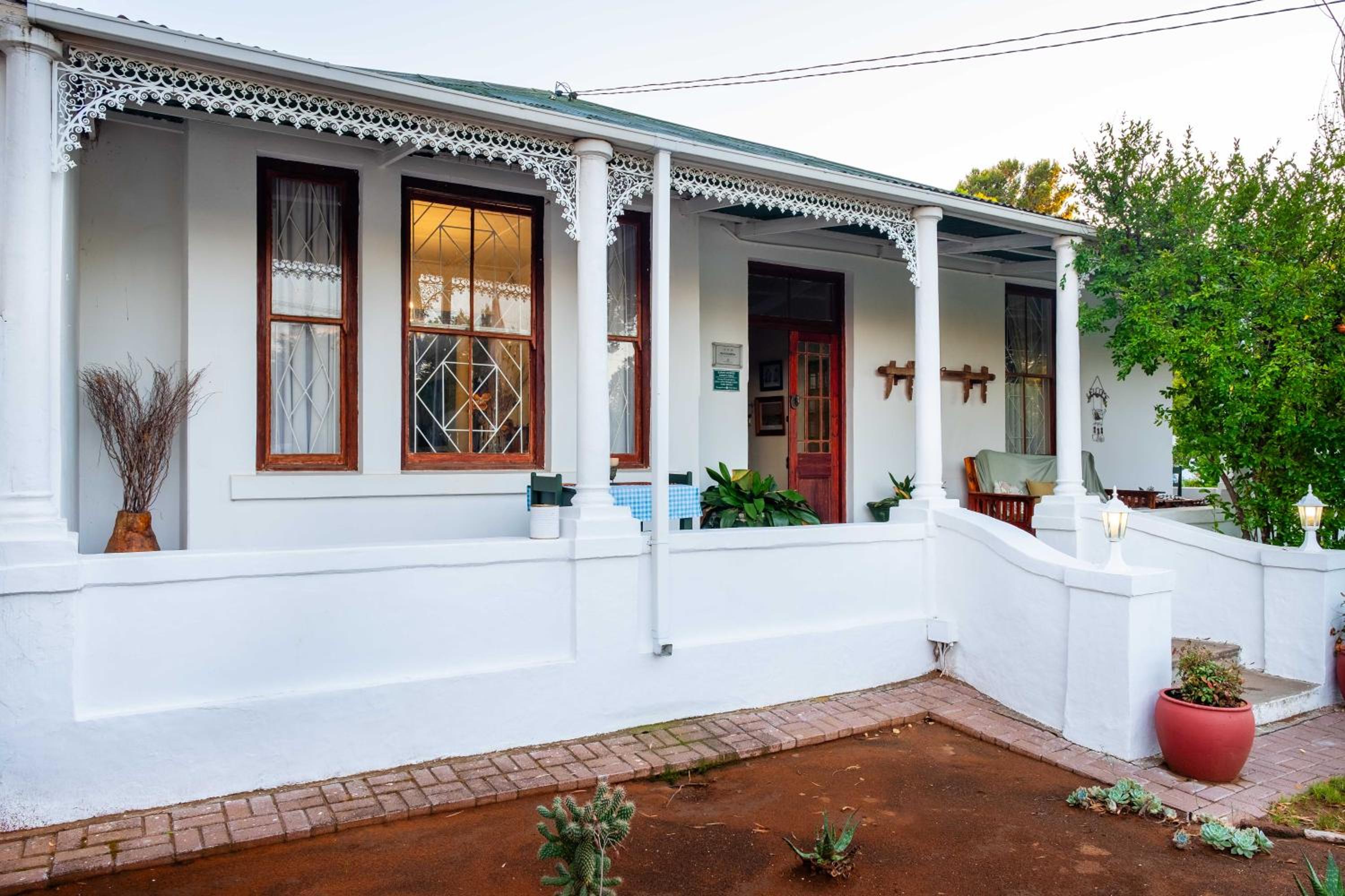 Karoo Ouberg Guest Lodge view 2