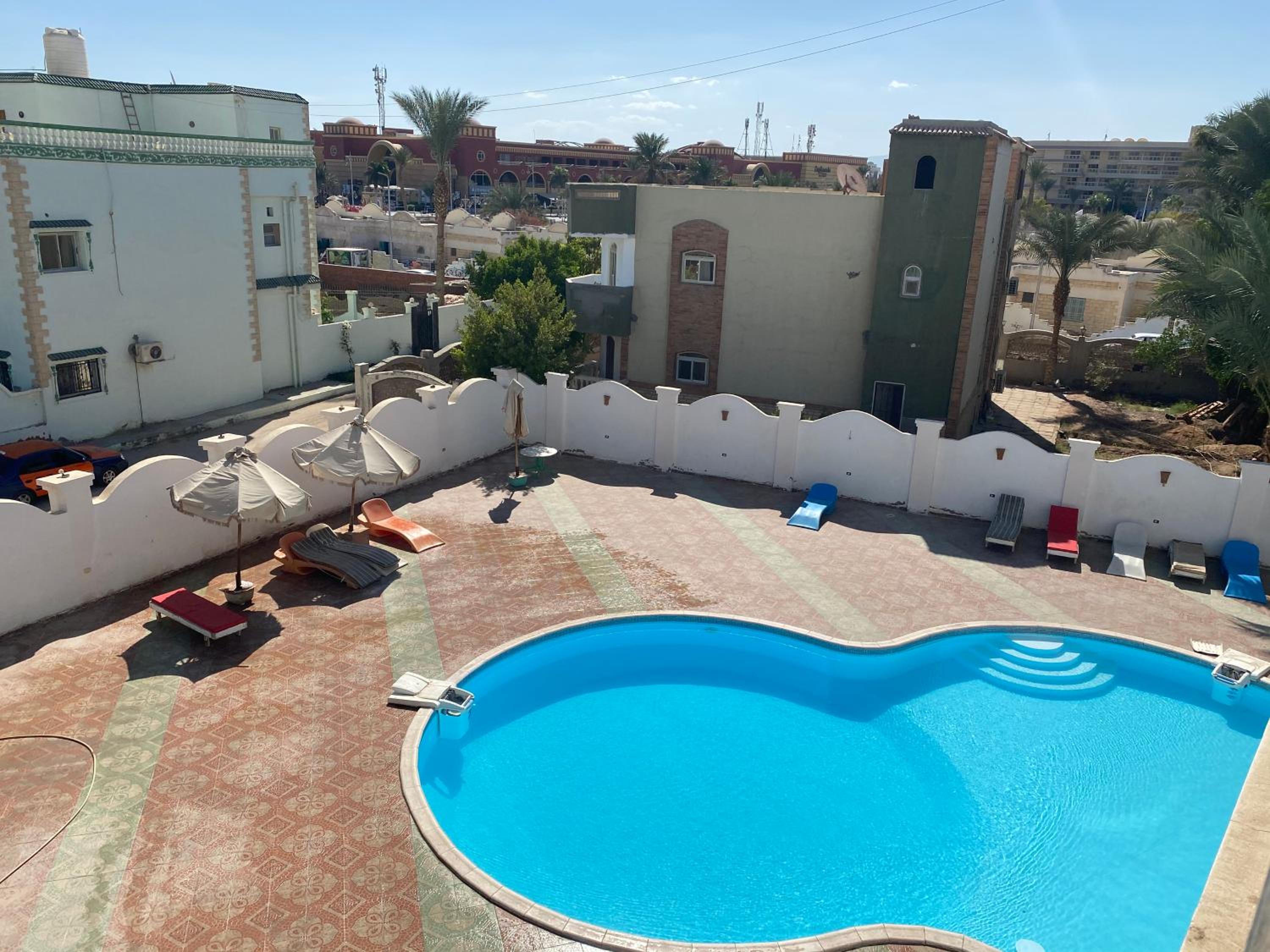 Makrameya Compound