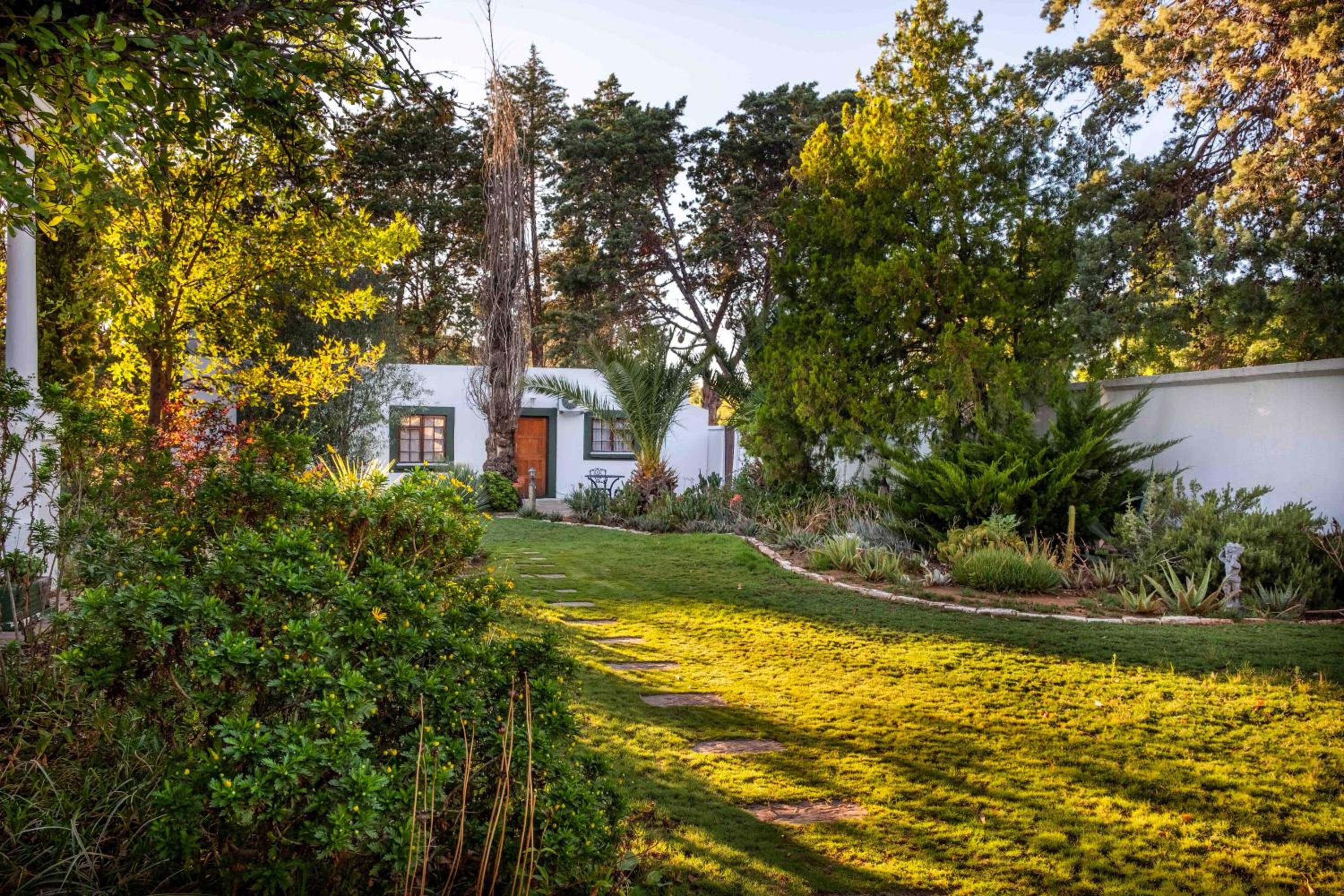 Karoo Ouberg Guest Lodge view 4