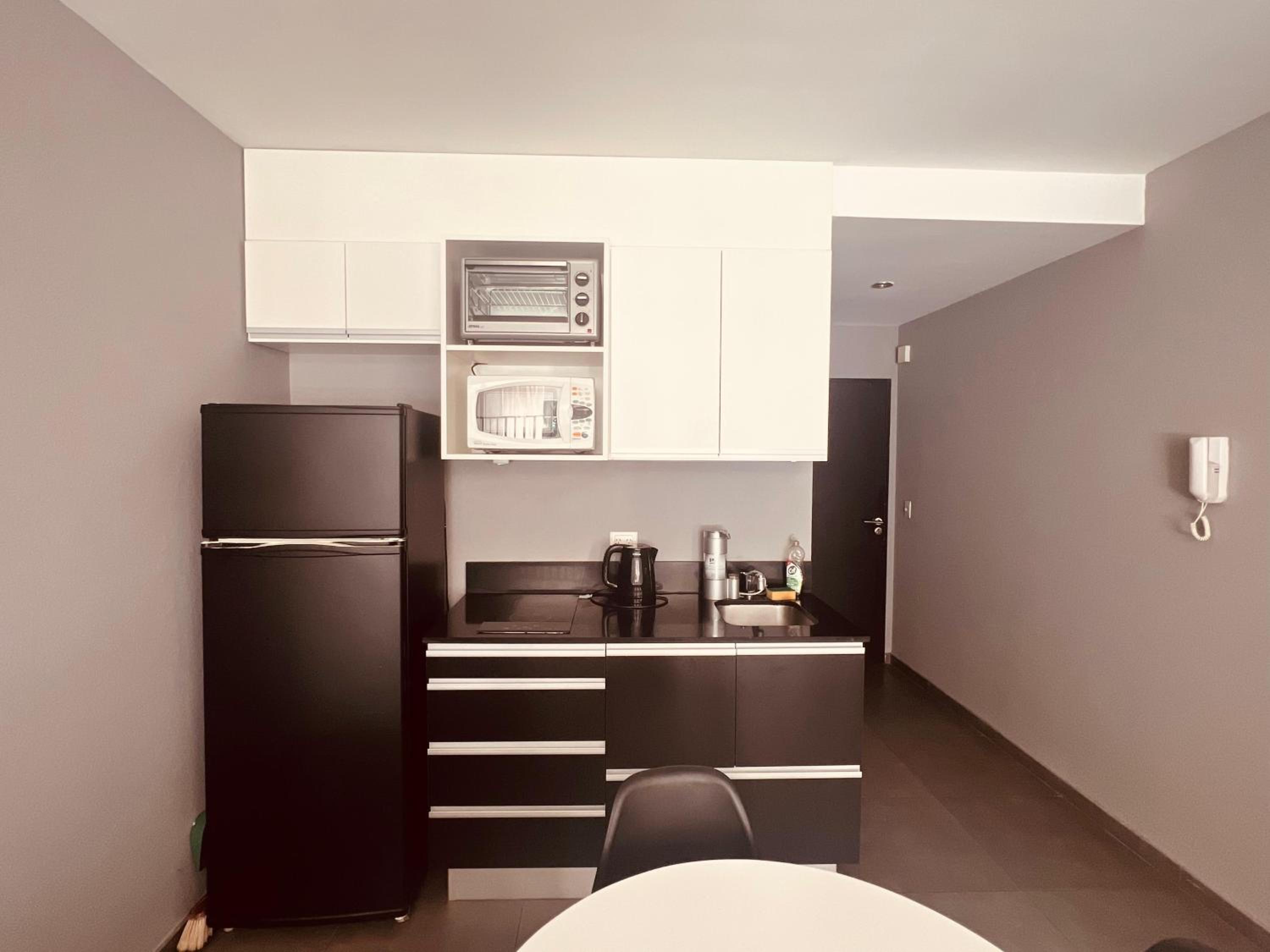 Moderno departamento en una torre de lujo en cañitas sobre la calle Arevalo