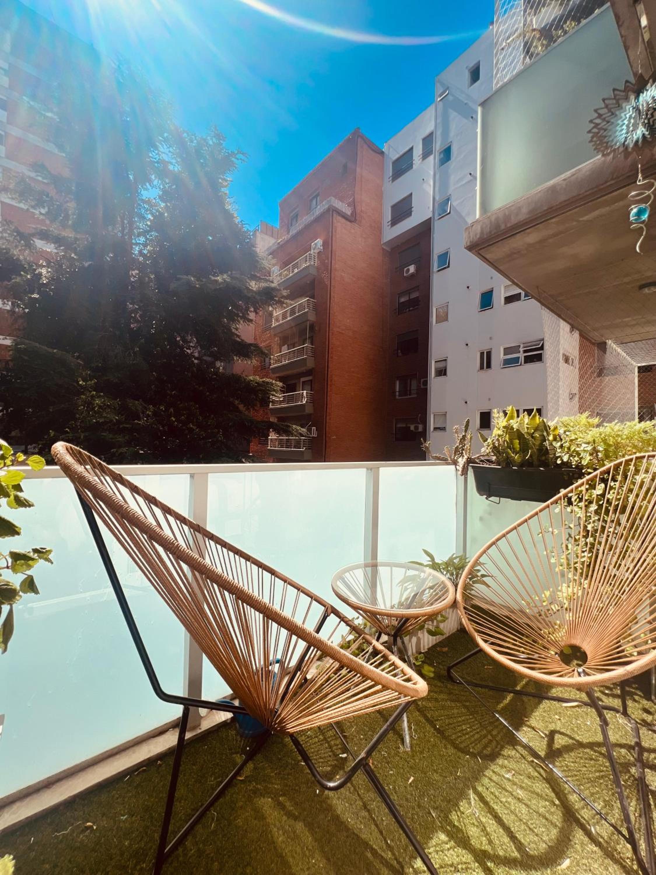 Moderno departamento en una torre de lujo en cañitas sobre la calle Arevalo