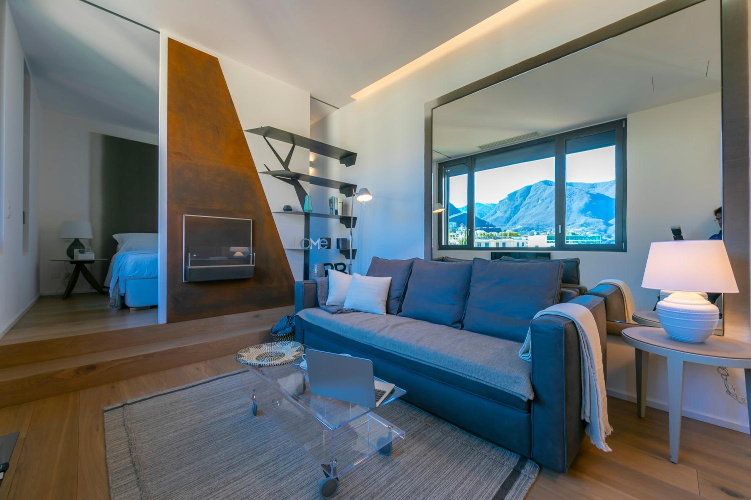 Casa Basilico with Lake View and Private Garage - Happy Rentals