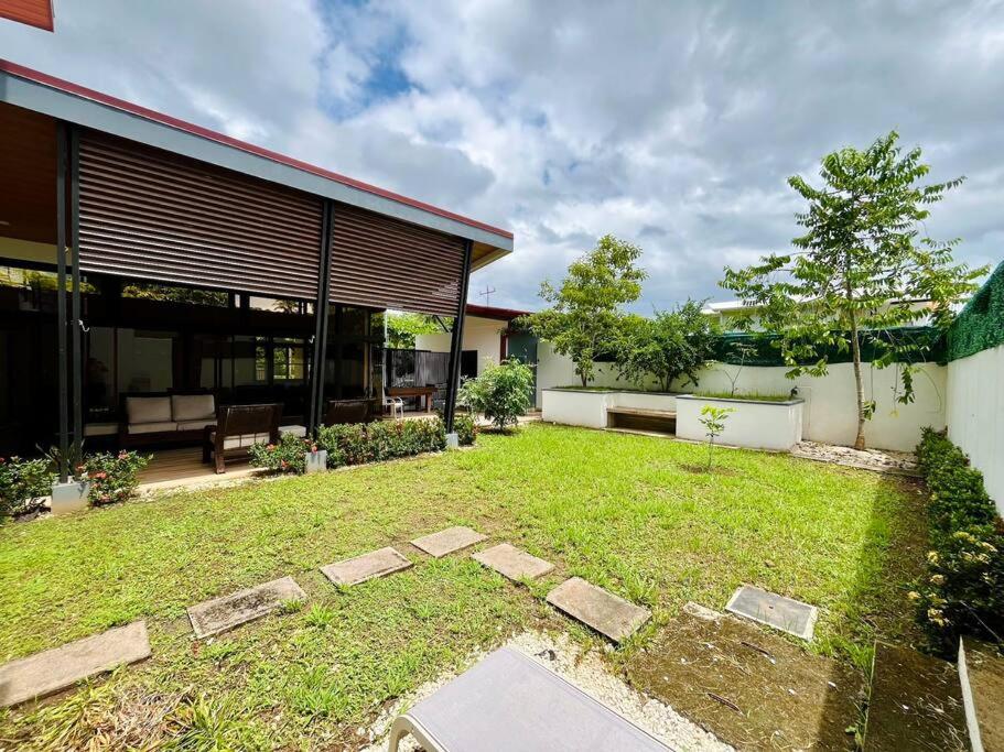 VillaVerde Beach House