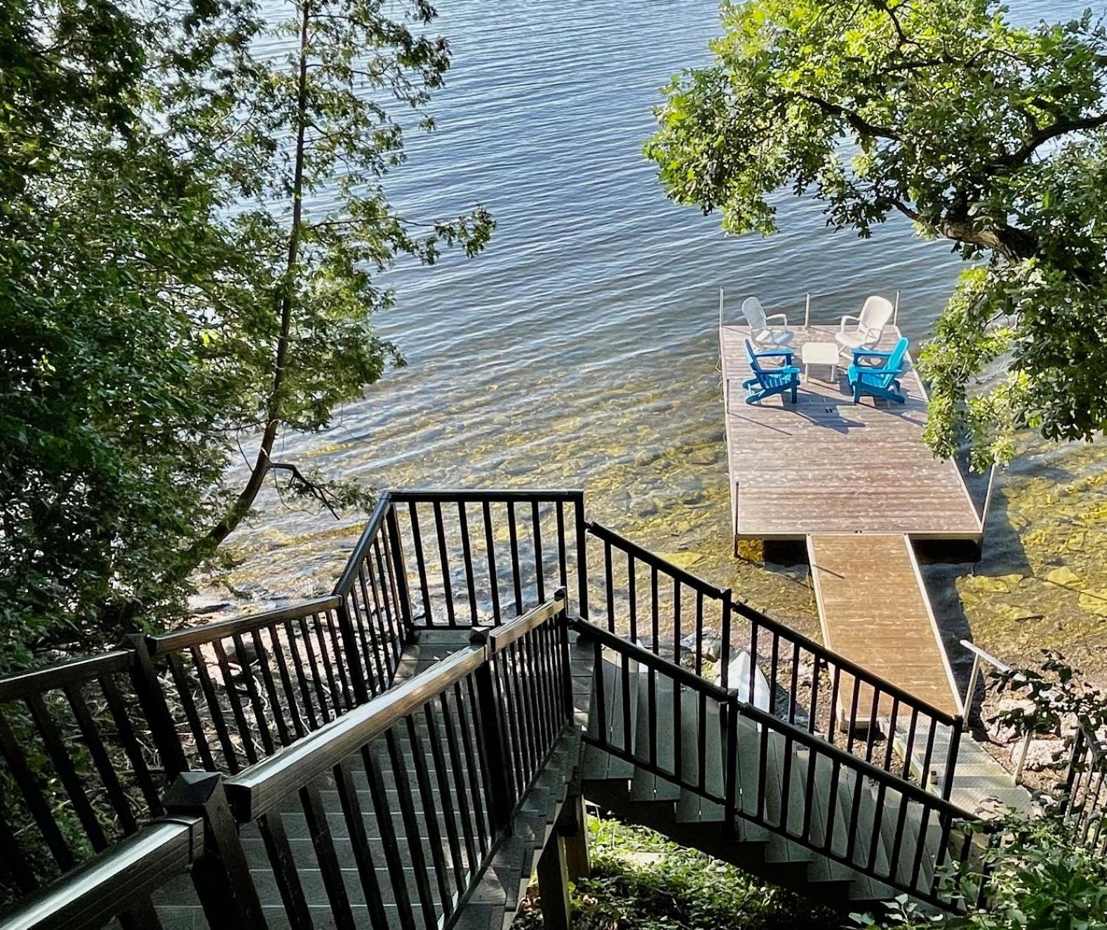Lakeside Maison