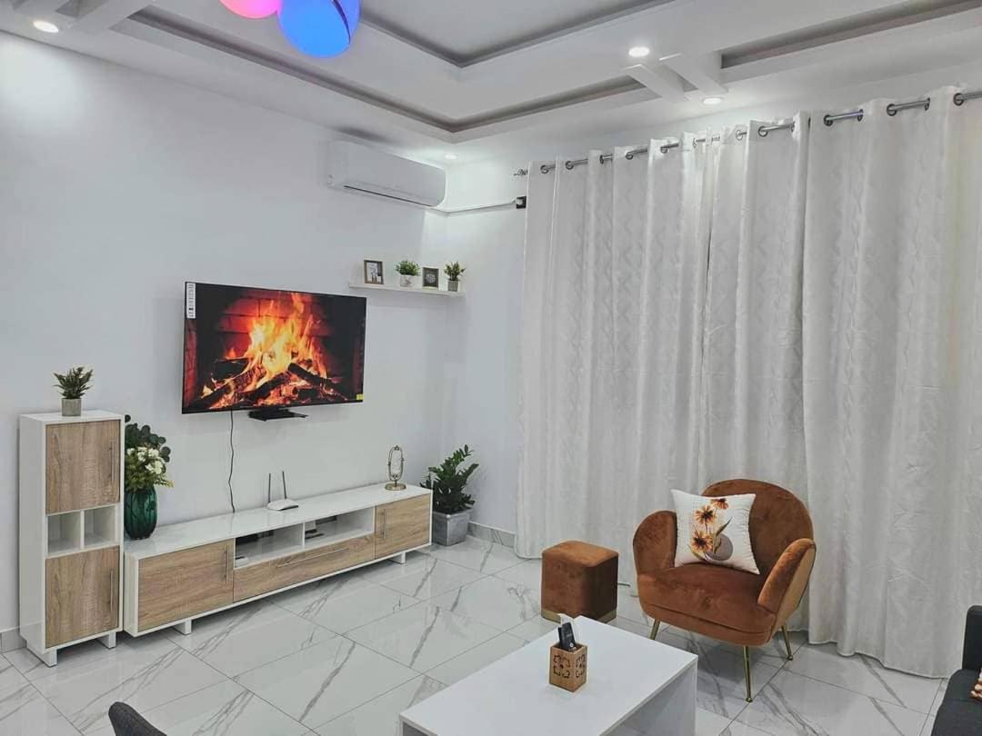 Elishama villa