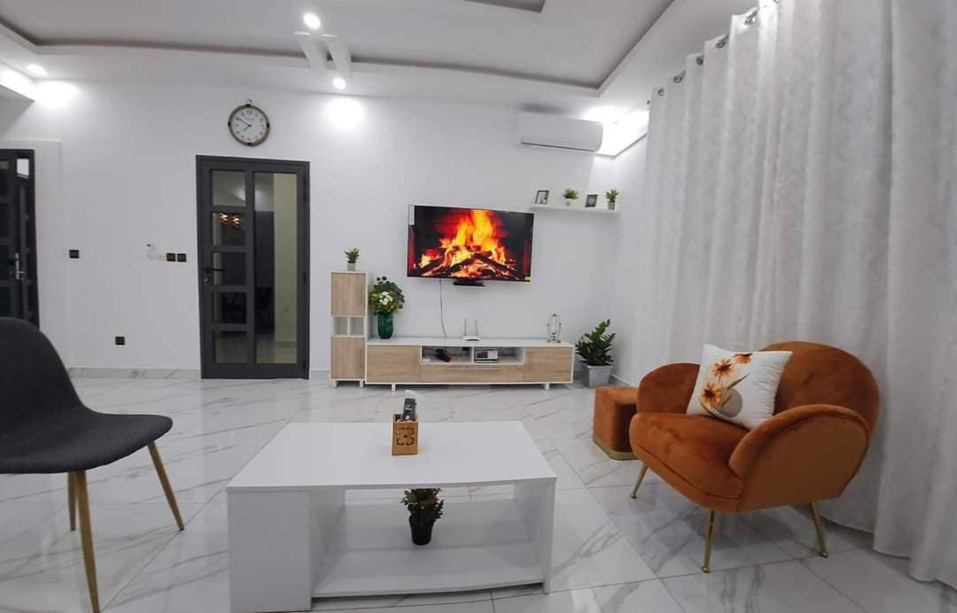Elishama villa