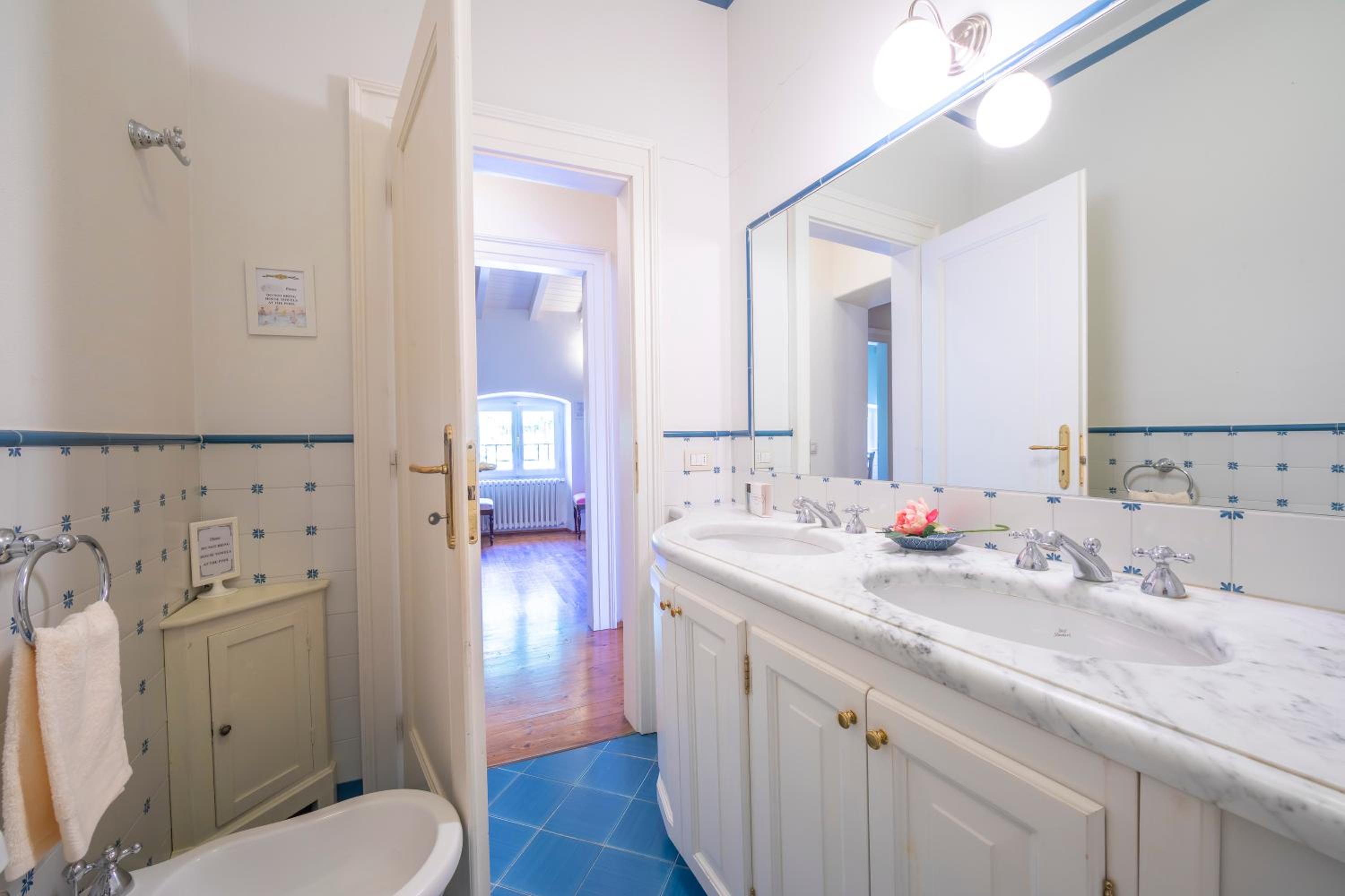 Villa Faccioli Deodara With Shared Pool - Happy Rentals