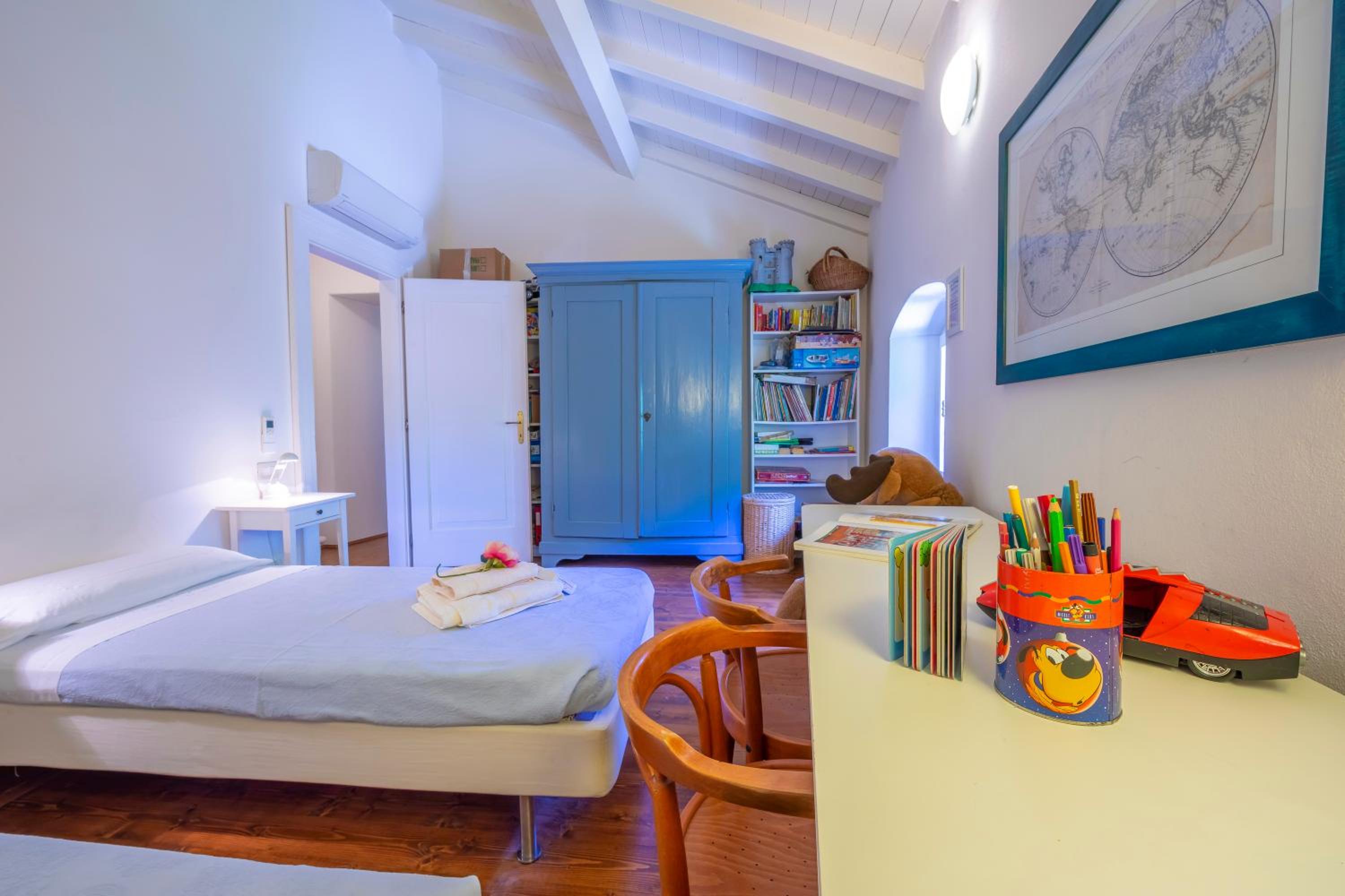 Villa Faccioli Deodara With Shared Pool - Happy Rentals