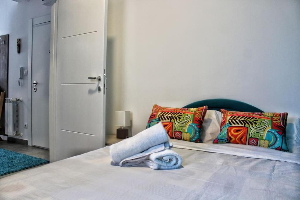 Turquoise Sparkle Suite view 3