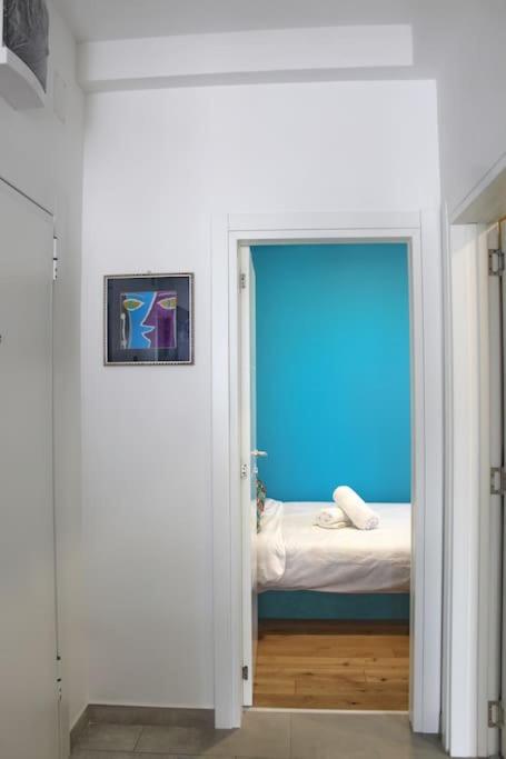 Turquoise Sparkle Suite view 5