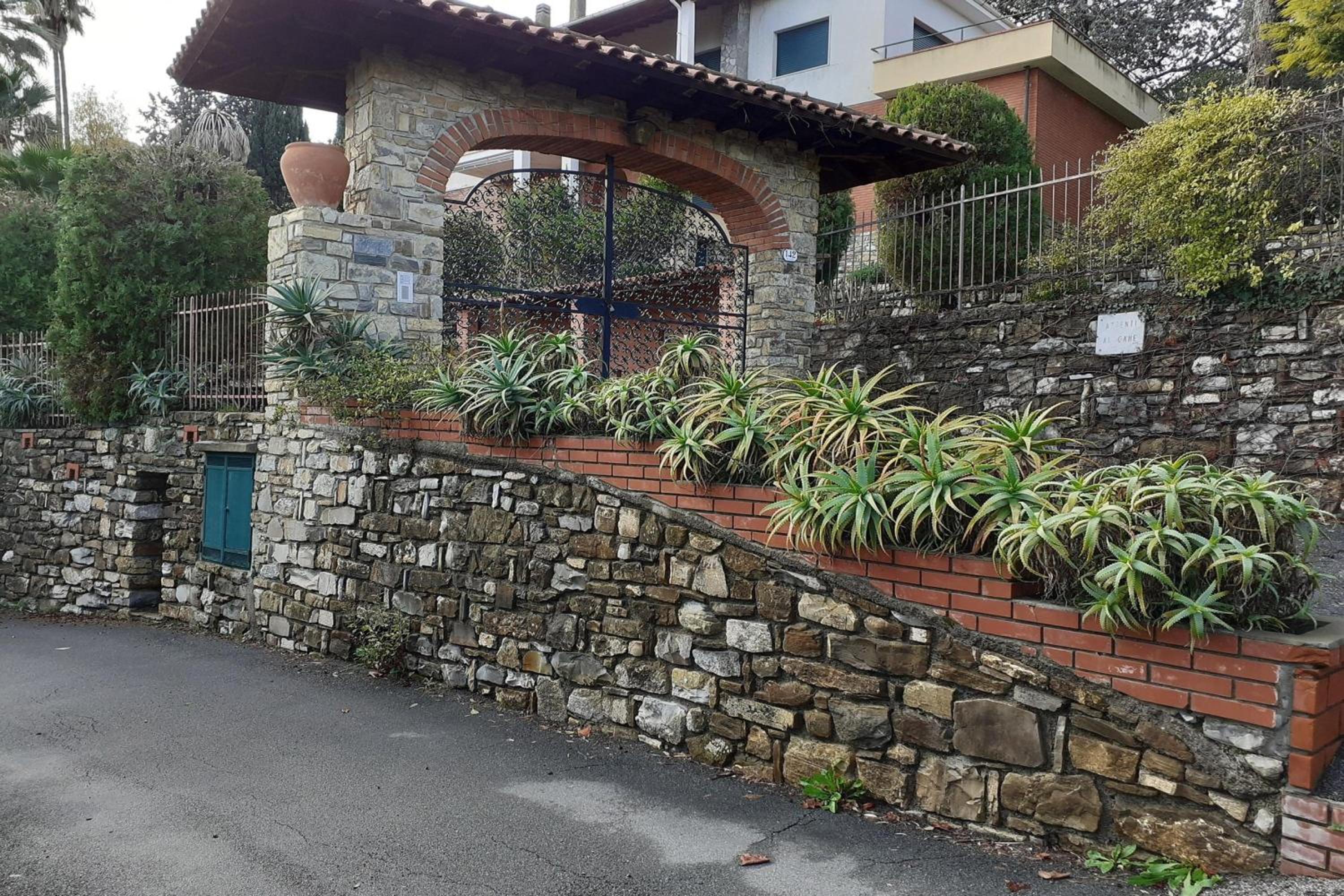 Paradiso Al Mare Terrace and Shared pool - Happy Rentals