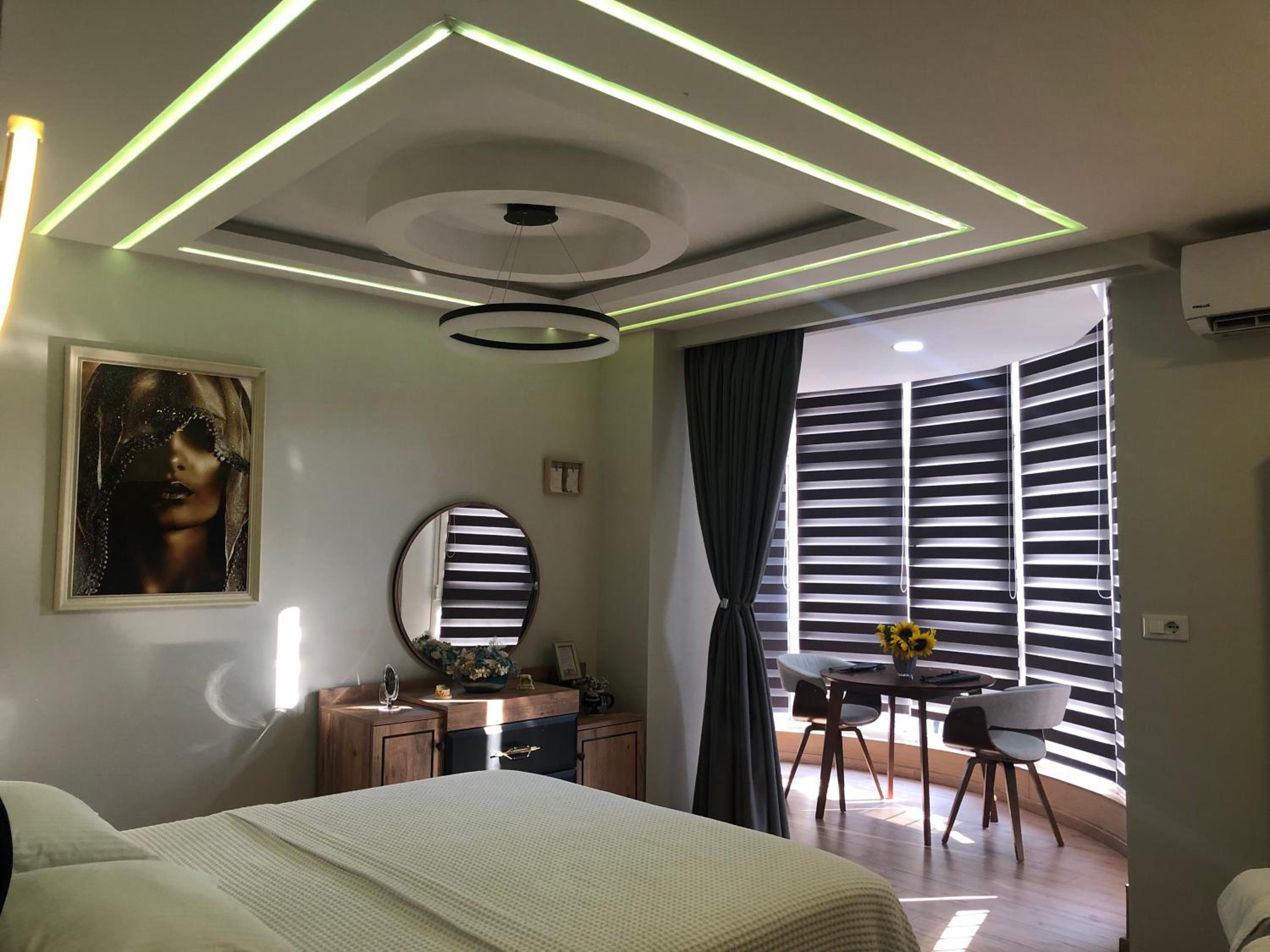 Deluxe Apartment In City Center