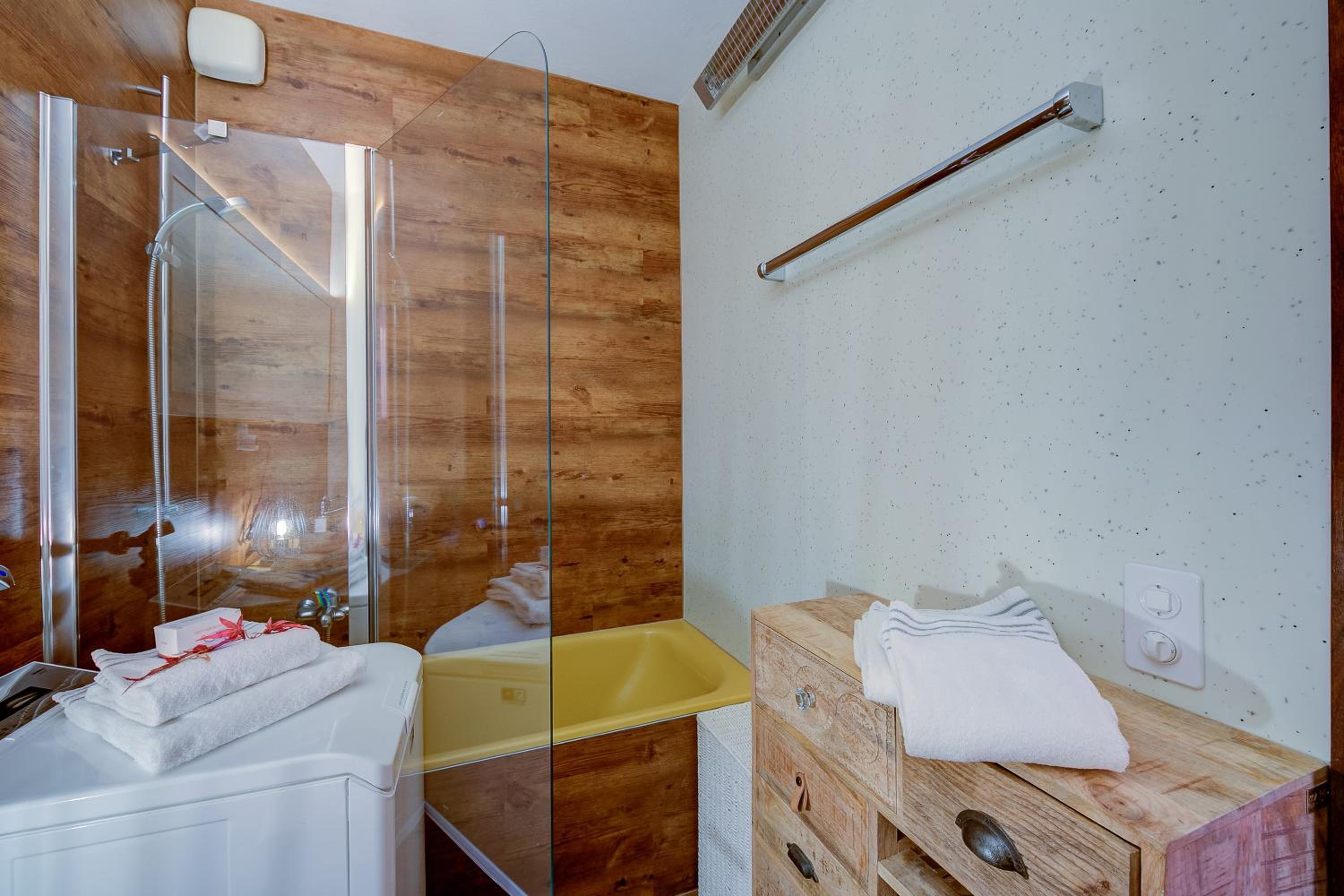 Panorama Maggiore Apartment- Happy Rentals view 3