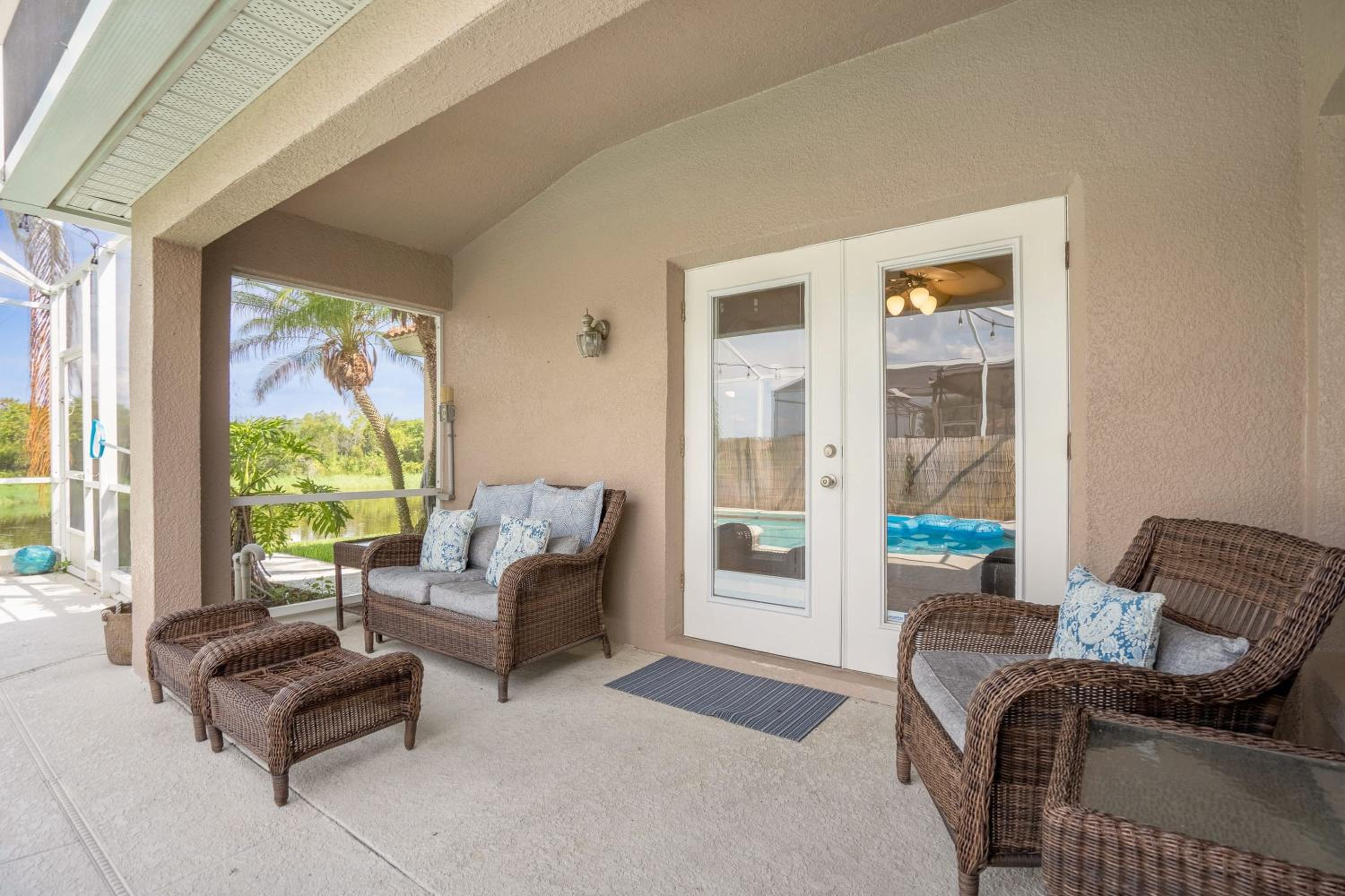 Upstay - Waterside Home with Pool and Hot Tub