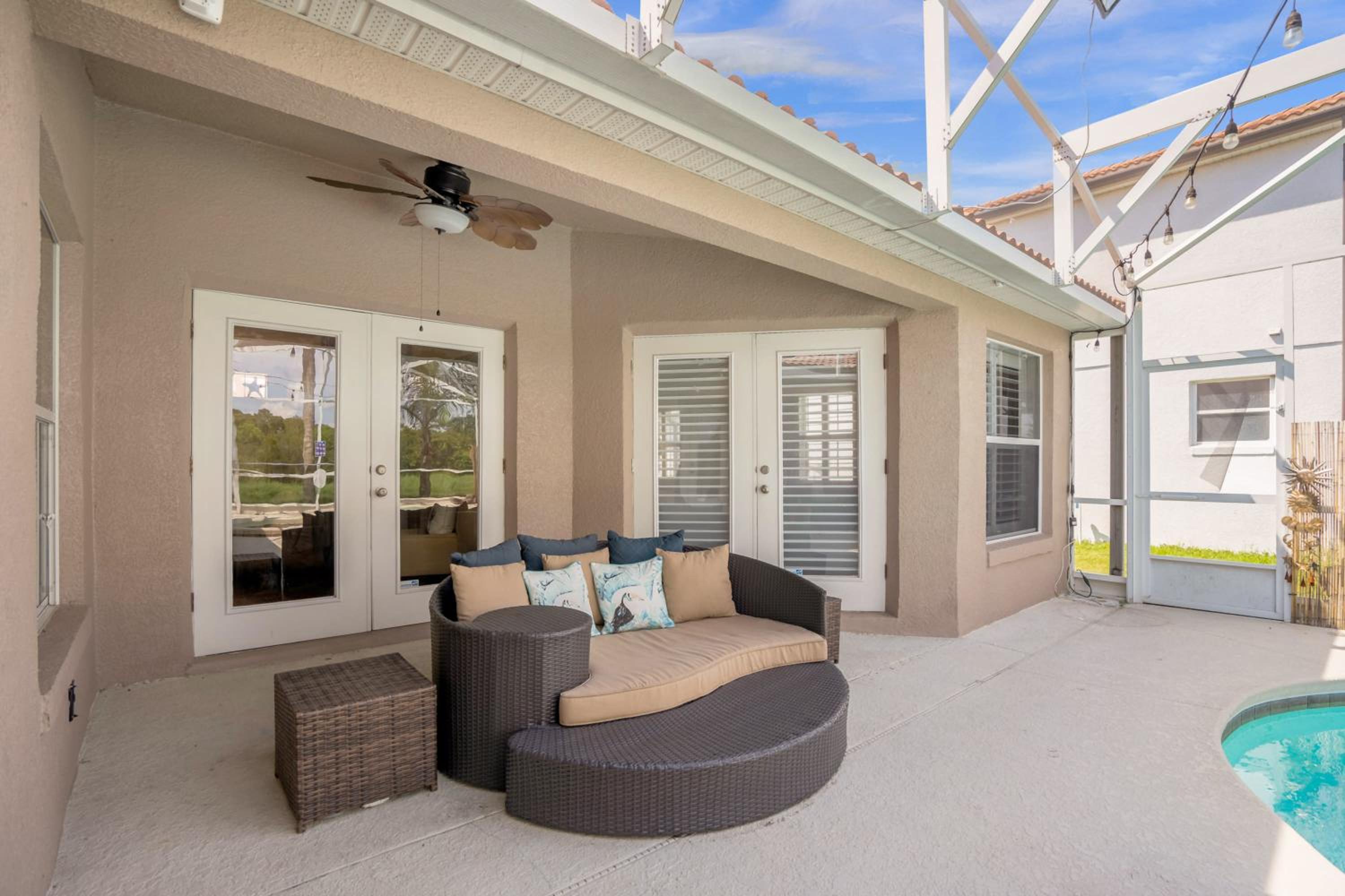 Upstay - Waterside Home with Pool and Hot Tub