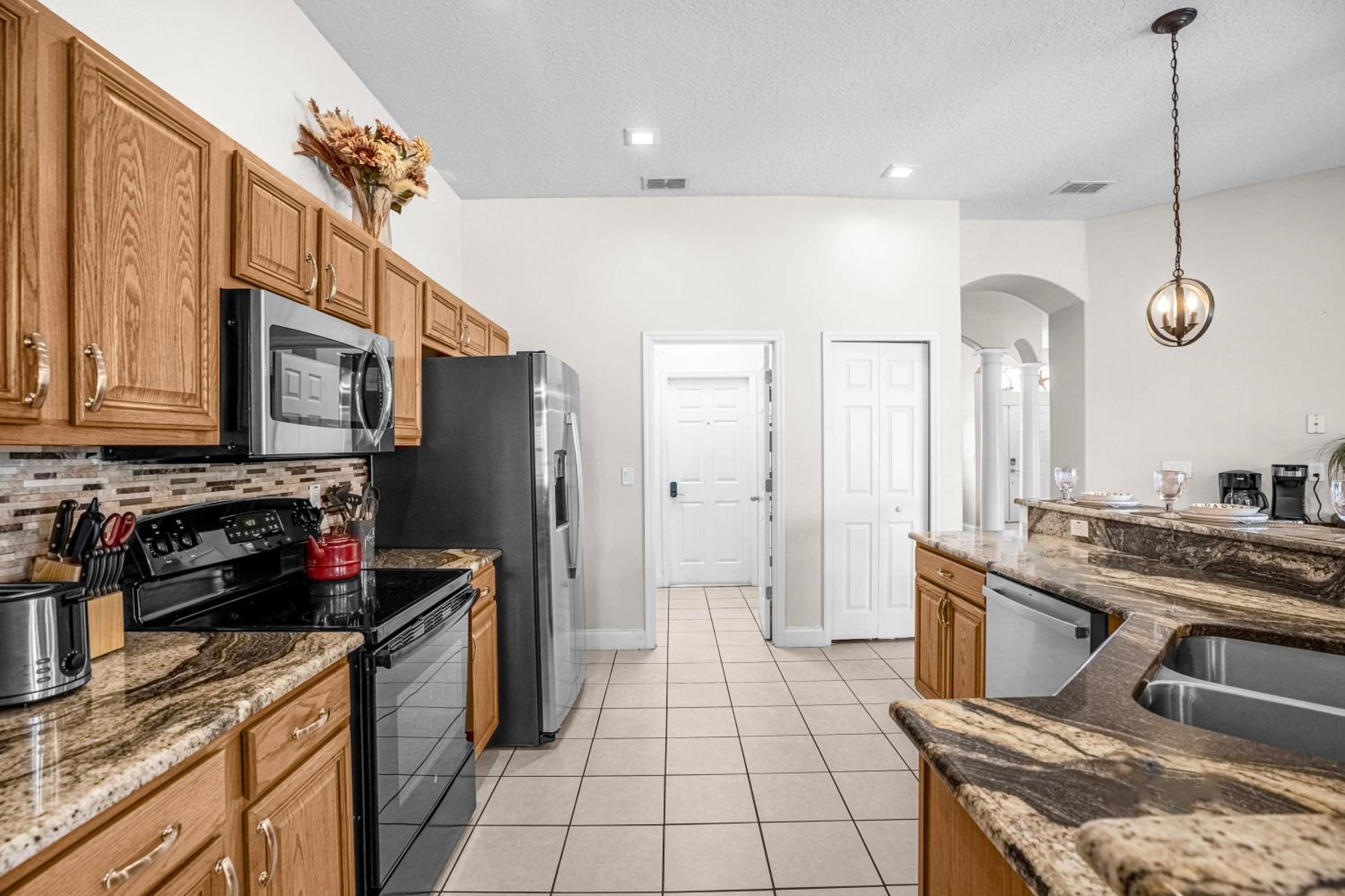 Upstay - Waterside Home with Pool and Hot Tub, photo 27